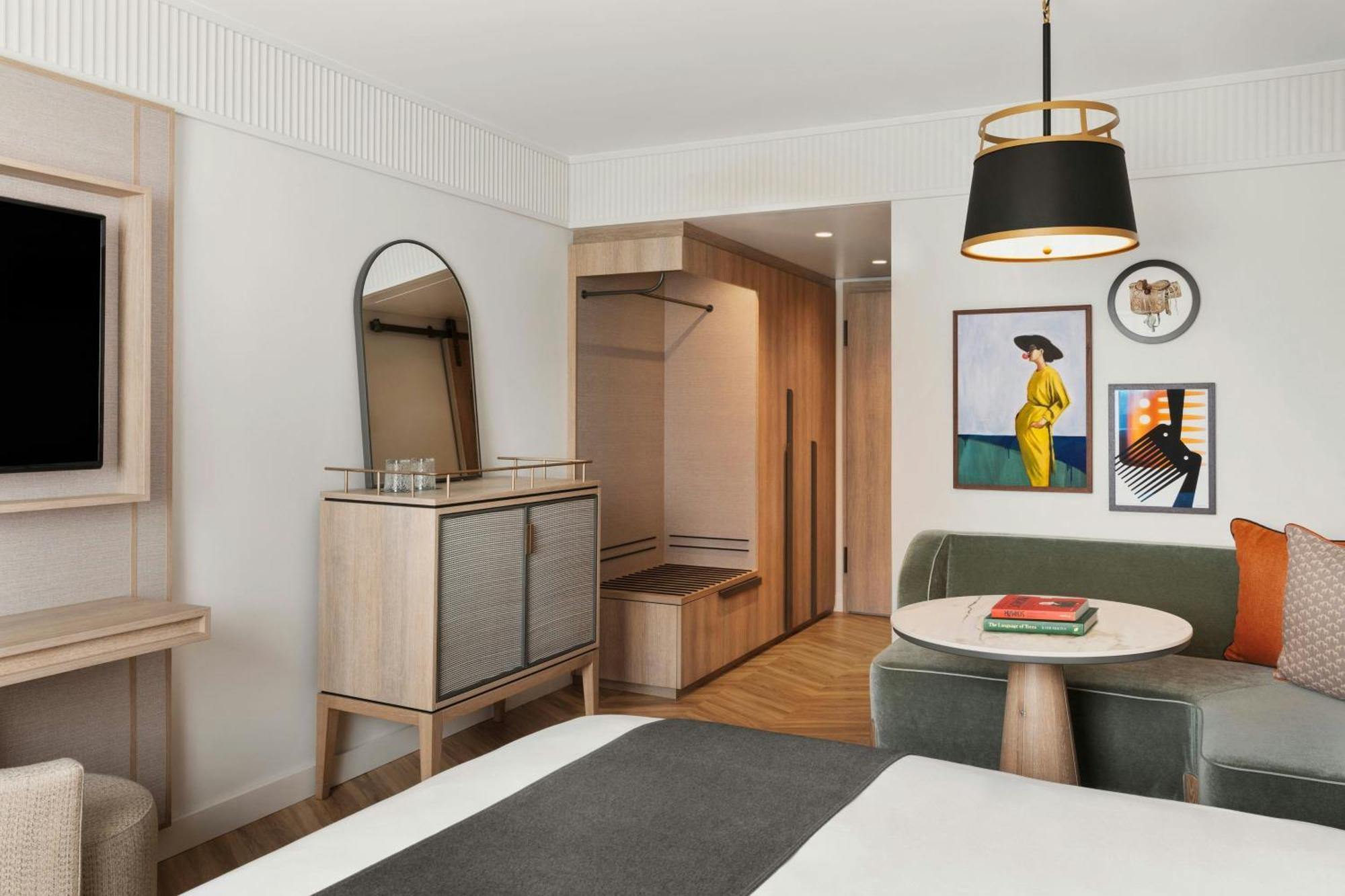 Deluxe King Room
