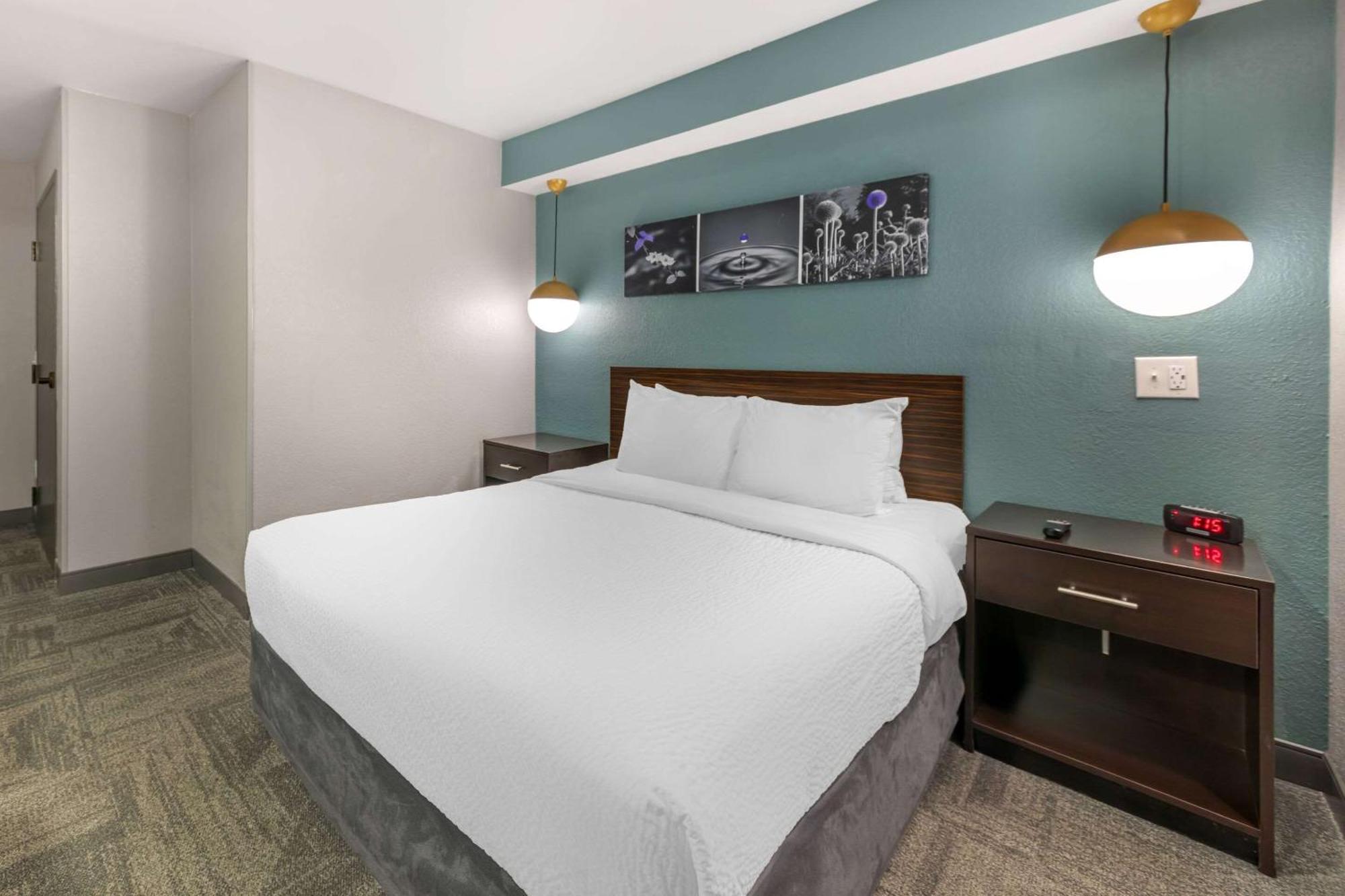 Quarto com Cama Queen-size