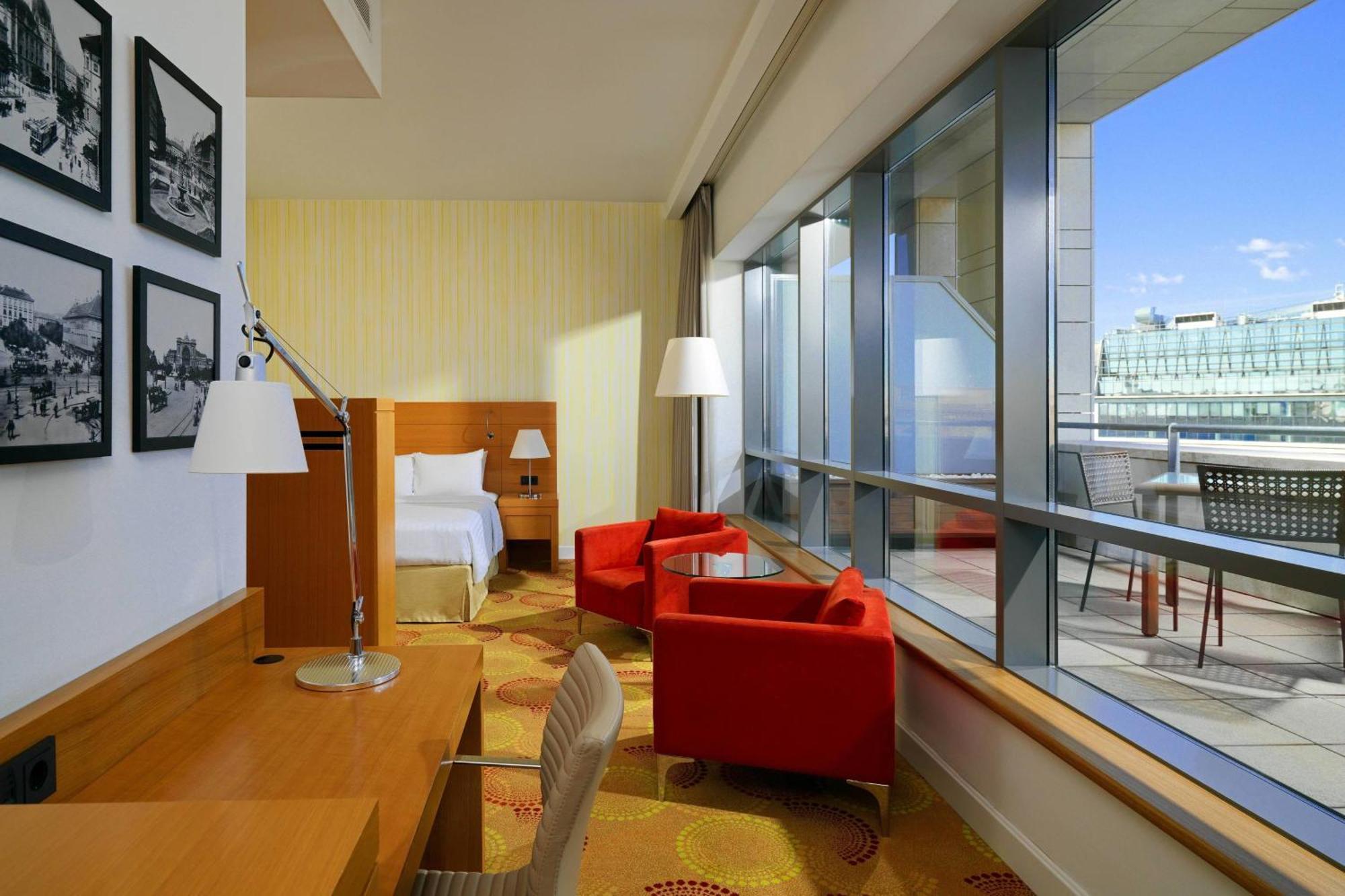 Superior King Room Balcony