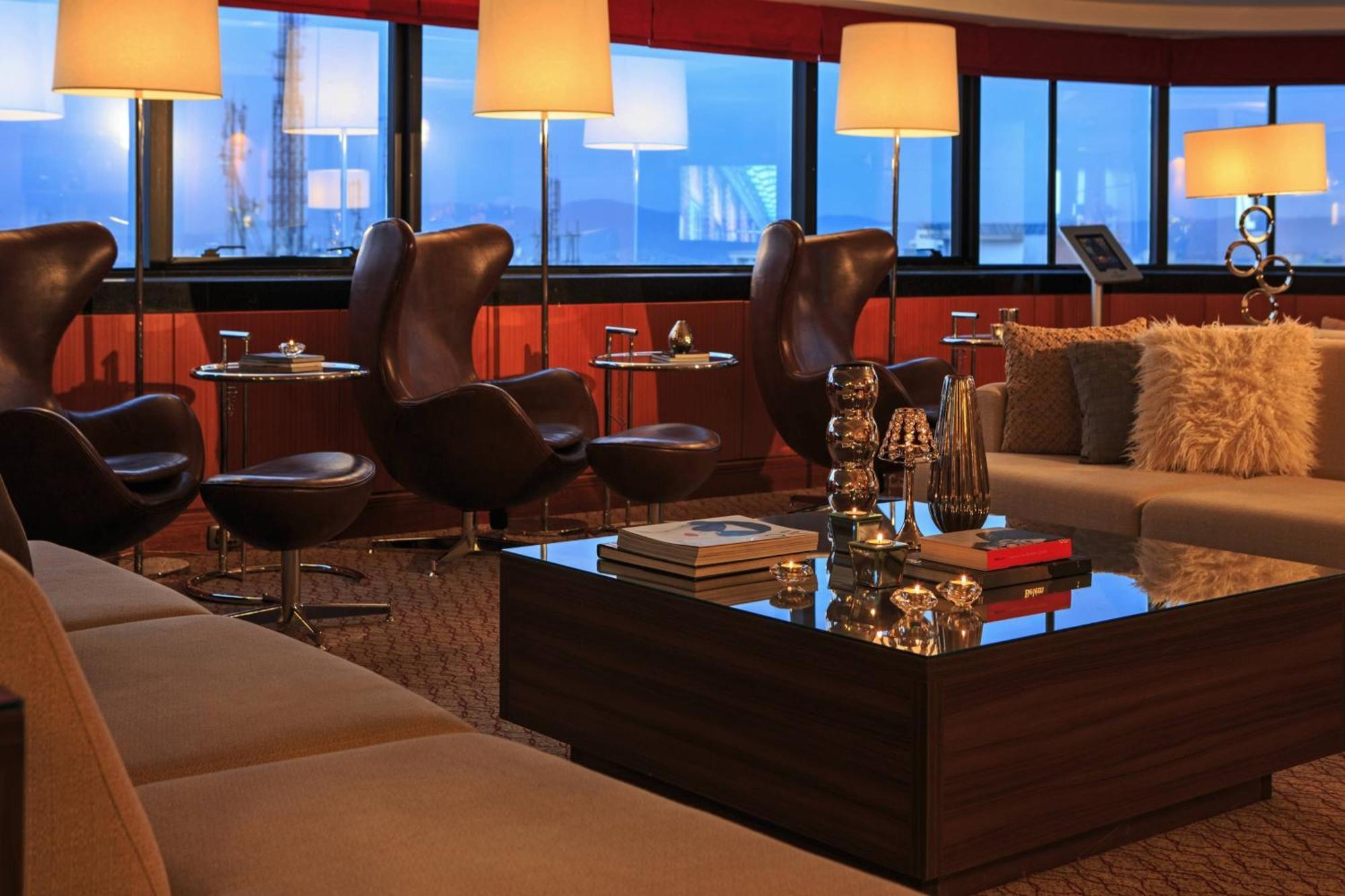 Club Room City View