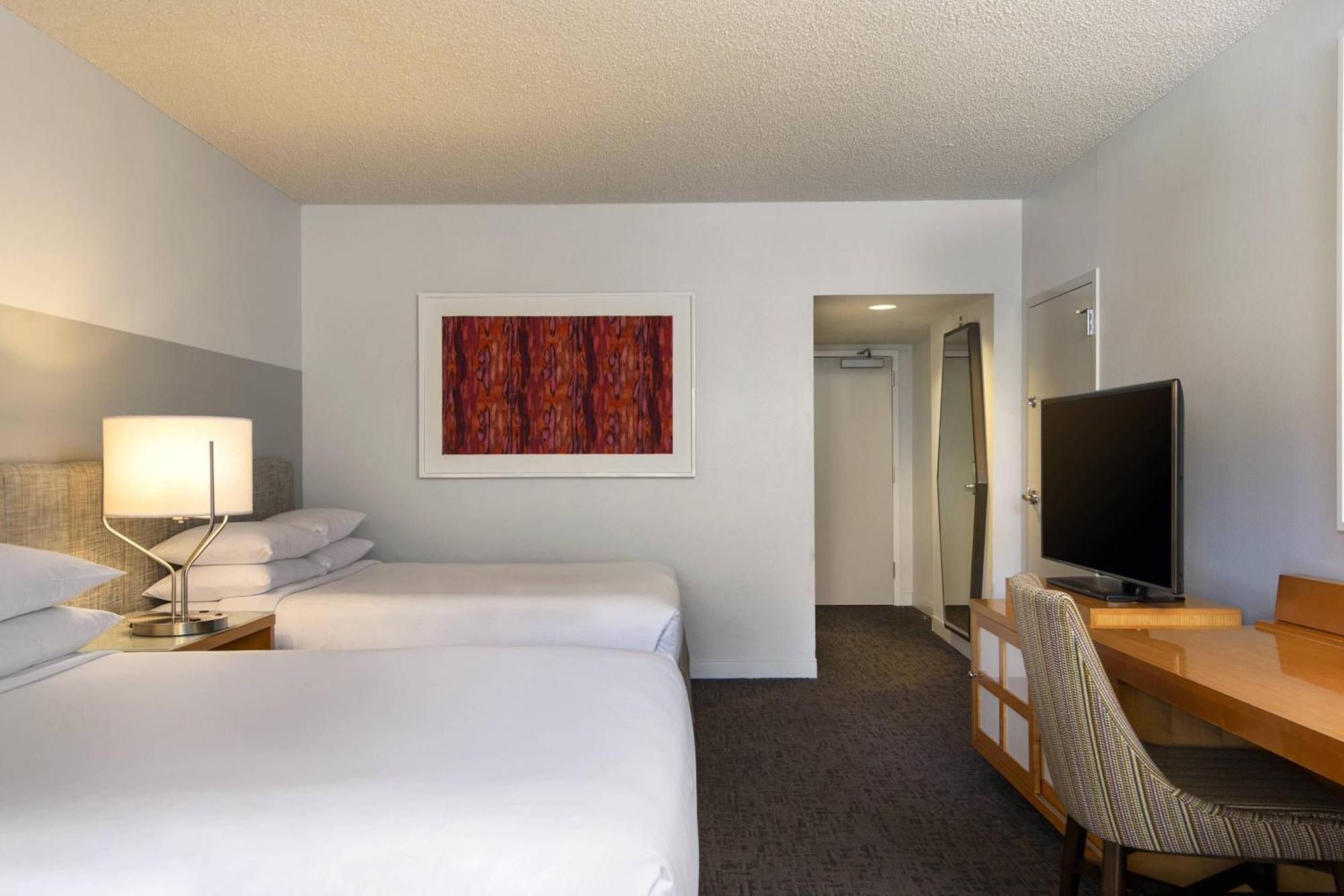 Doppelzimmer mit 2 Queensize-Betten und Poolblick (keine Resortgebühren)