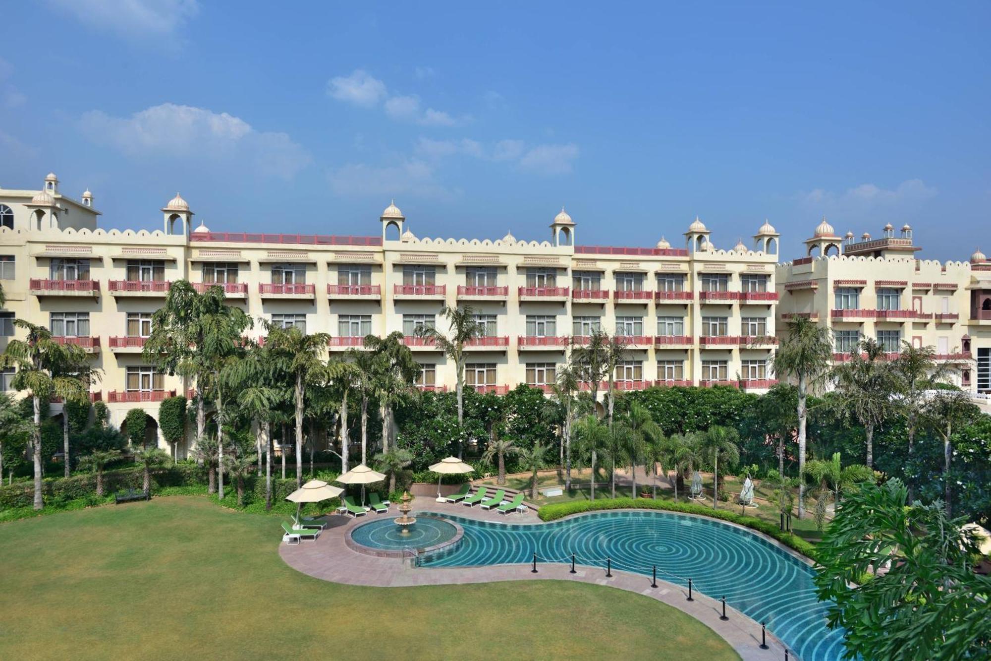 Premium Garden view Twin Bed on food soft beverages on SpaBuy 1 1 on select brands at Madeira bar between 4 pm 10 pm
