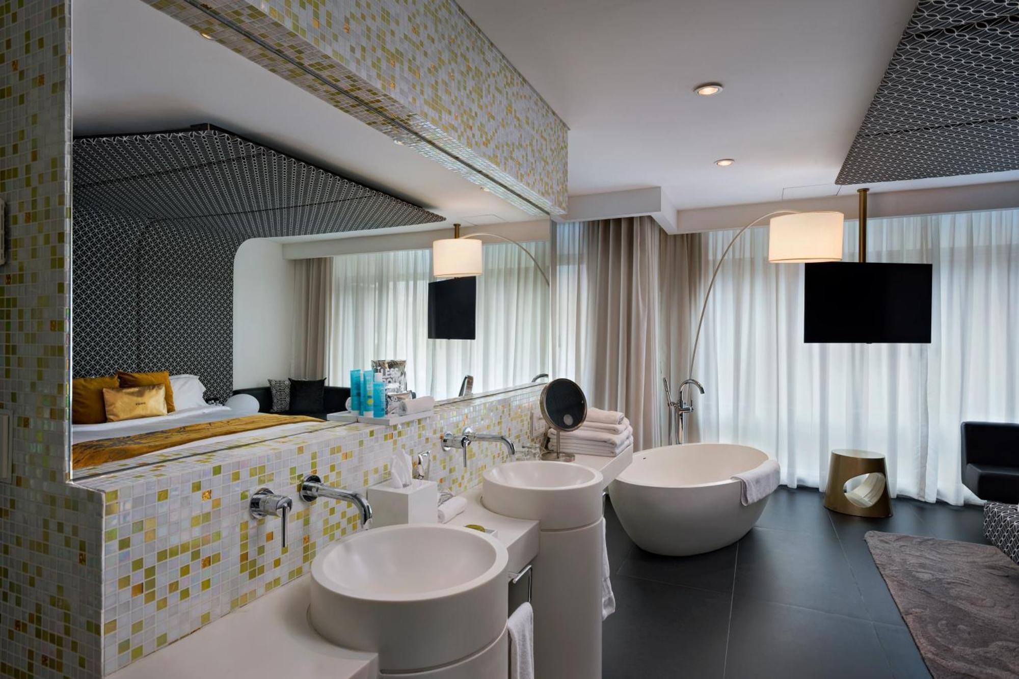 One-Bedroom Supreme Junior King Suite Loft