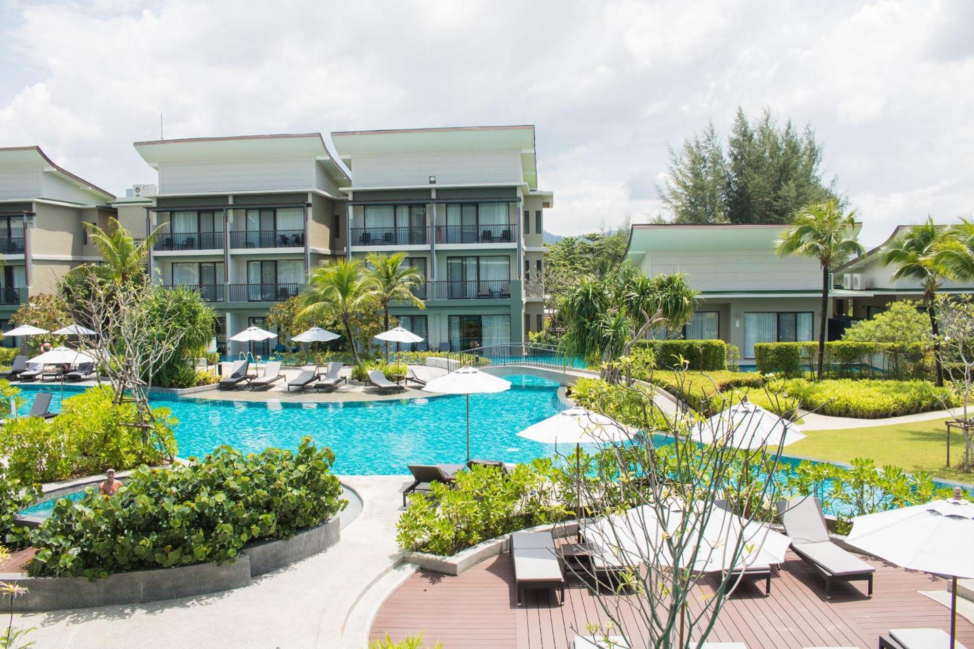 Large King Room Pool View Pool Access
