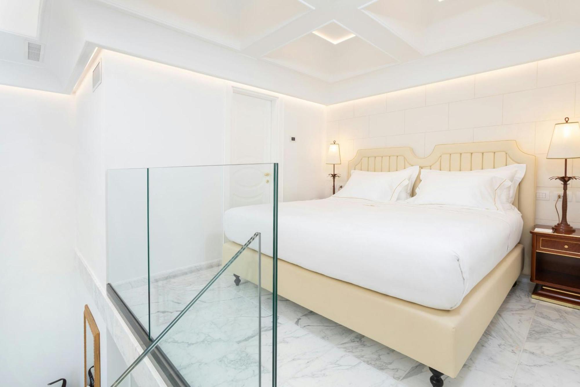 King Room Partial Sea View