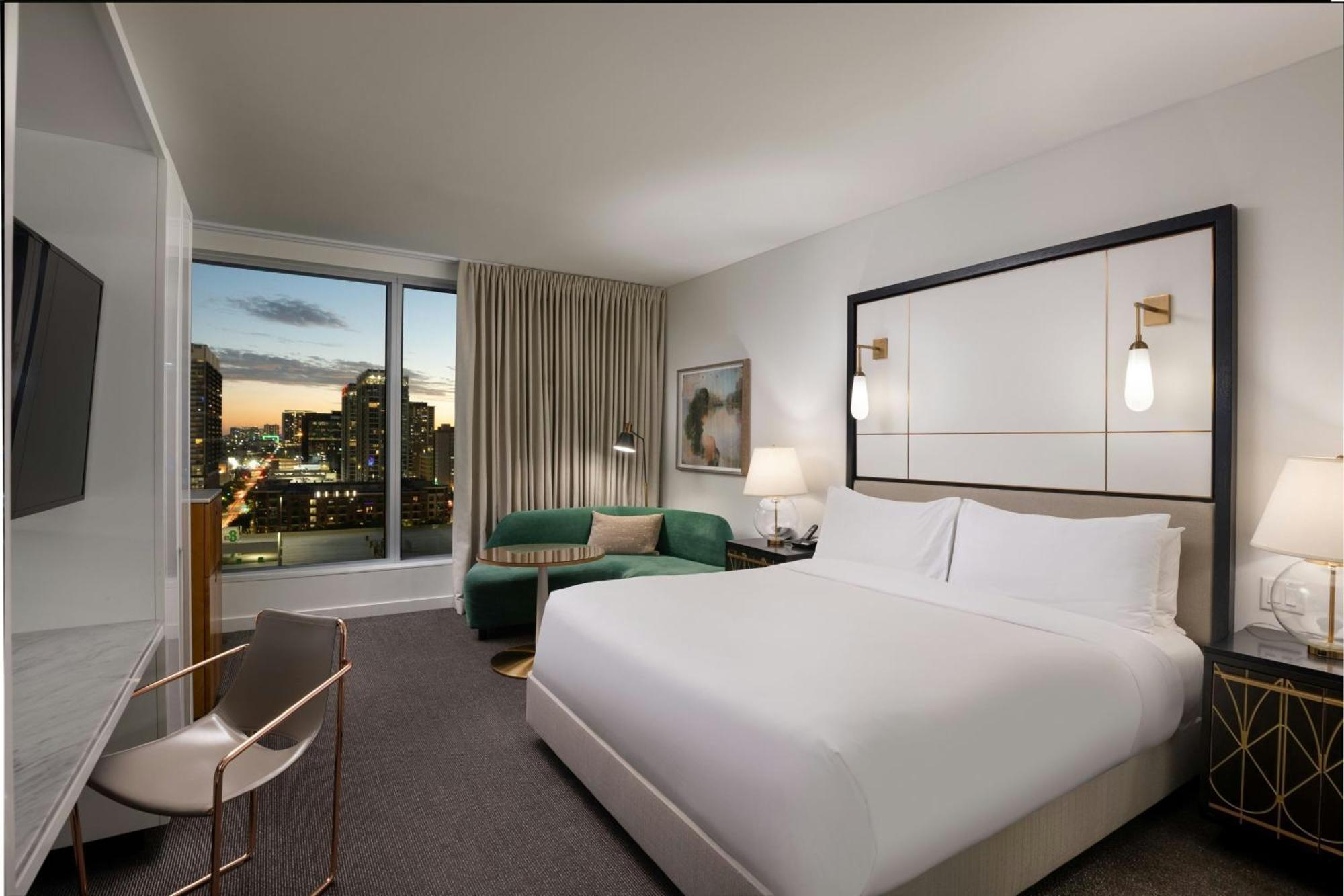 Deluxe King Room
