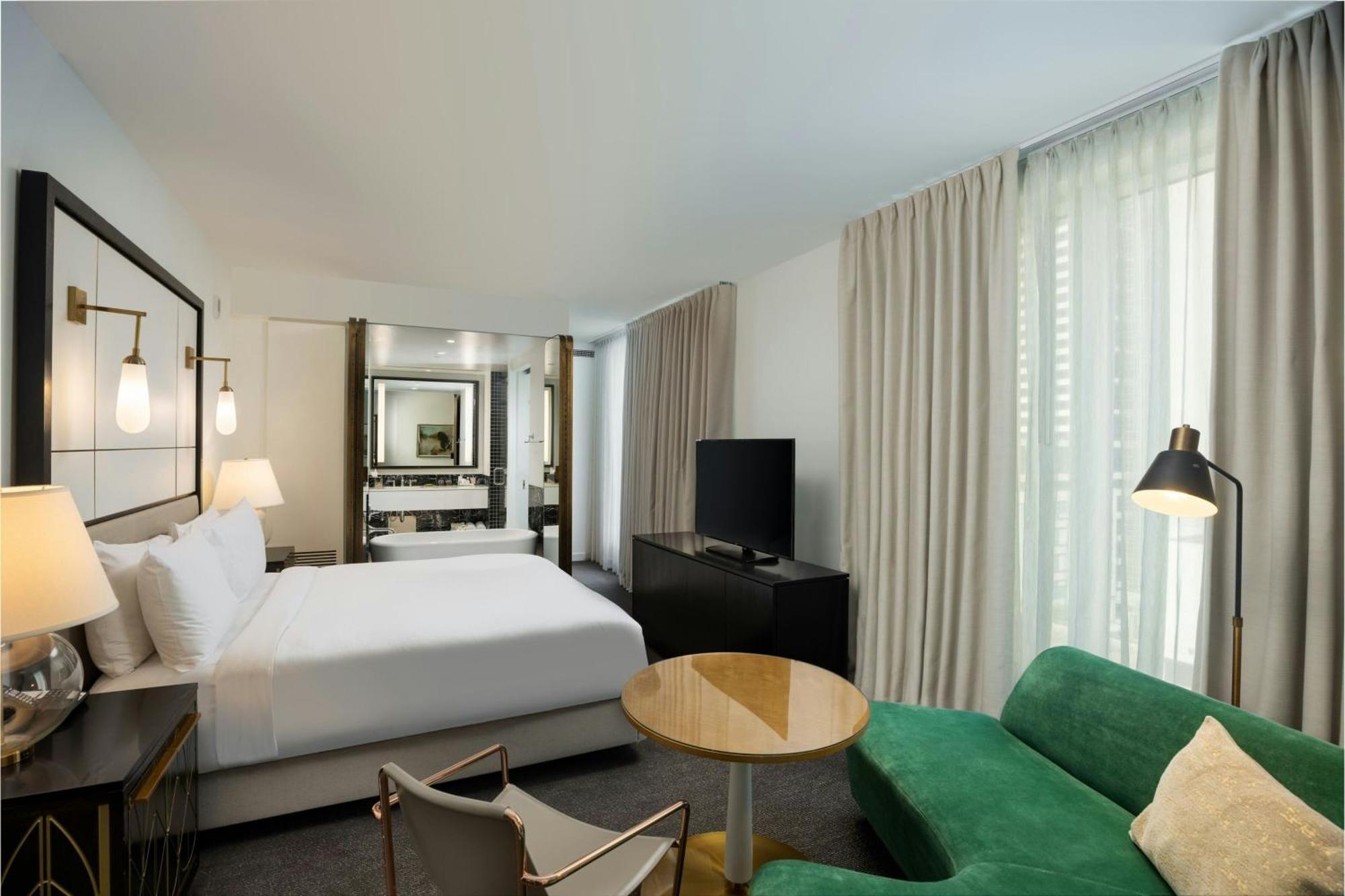 Deluxe King Room
