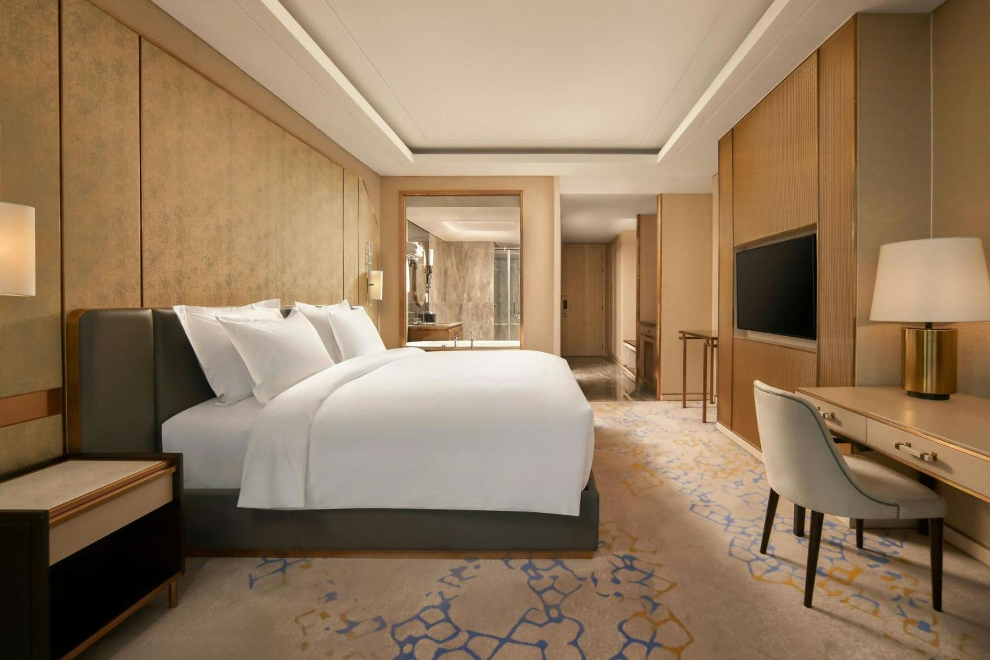 Premier King Room Sky View