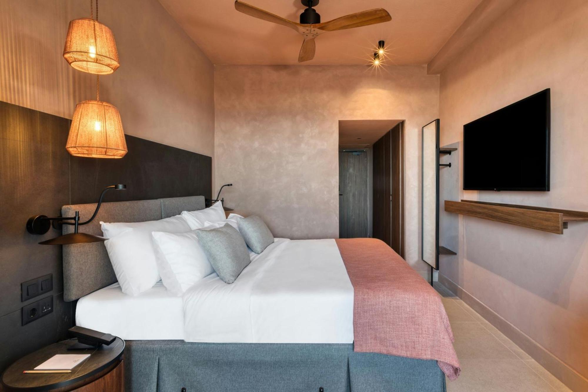 Inland Retreat Guest room King Inland view