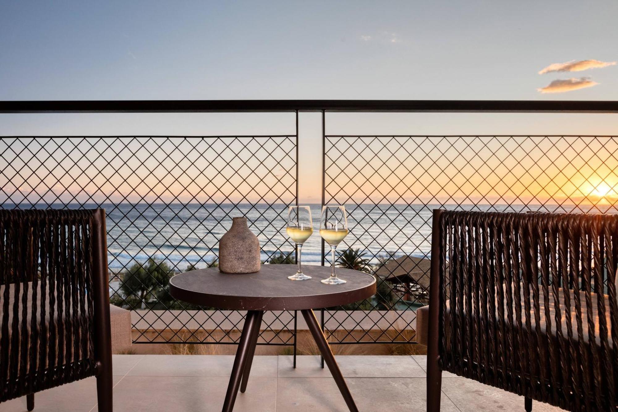Sapphire Retreat Guest room 1 King Sea view Balcony