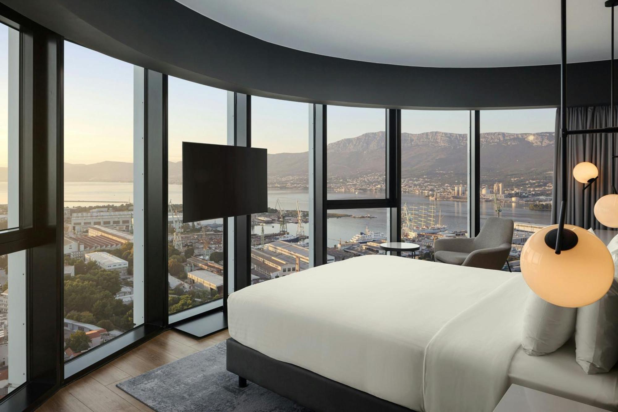 Premium King Room Sea View Corner,1643244617:JPEG