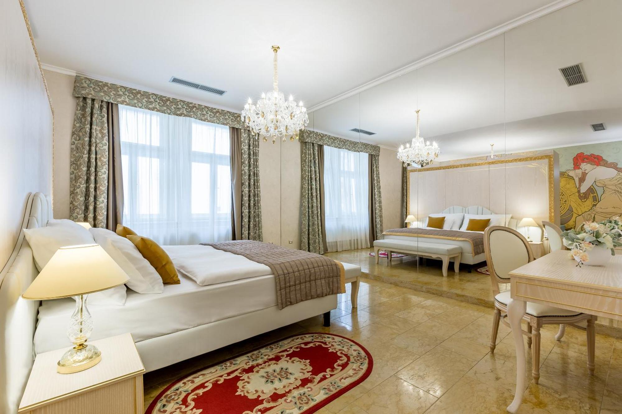 Deluxe Suite