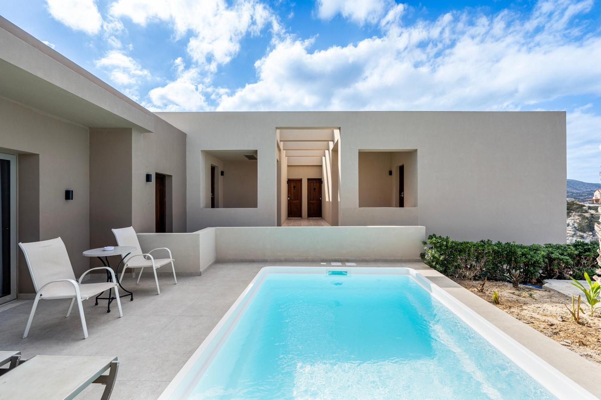 Superior Double Private Pool Inland View