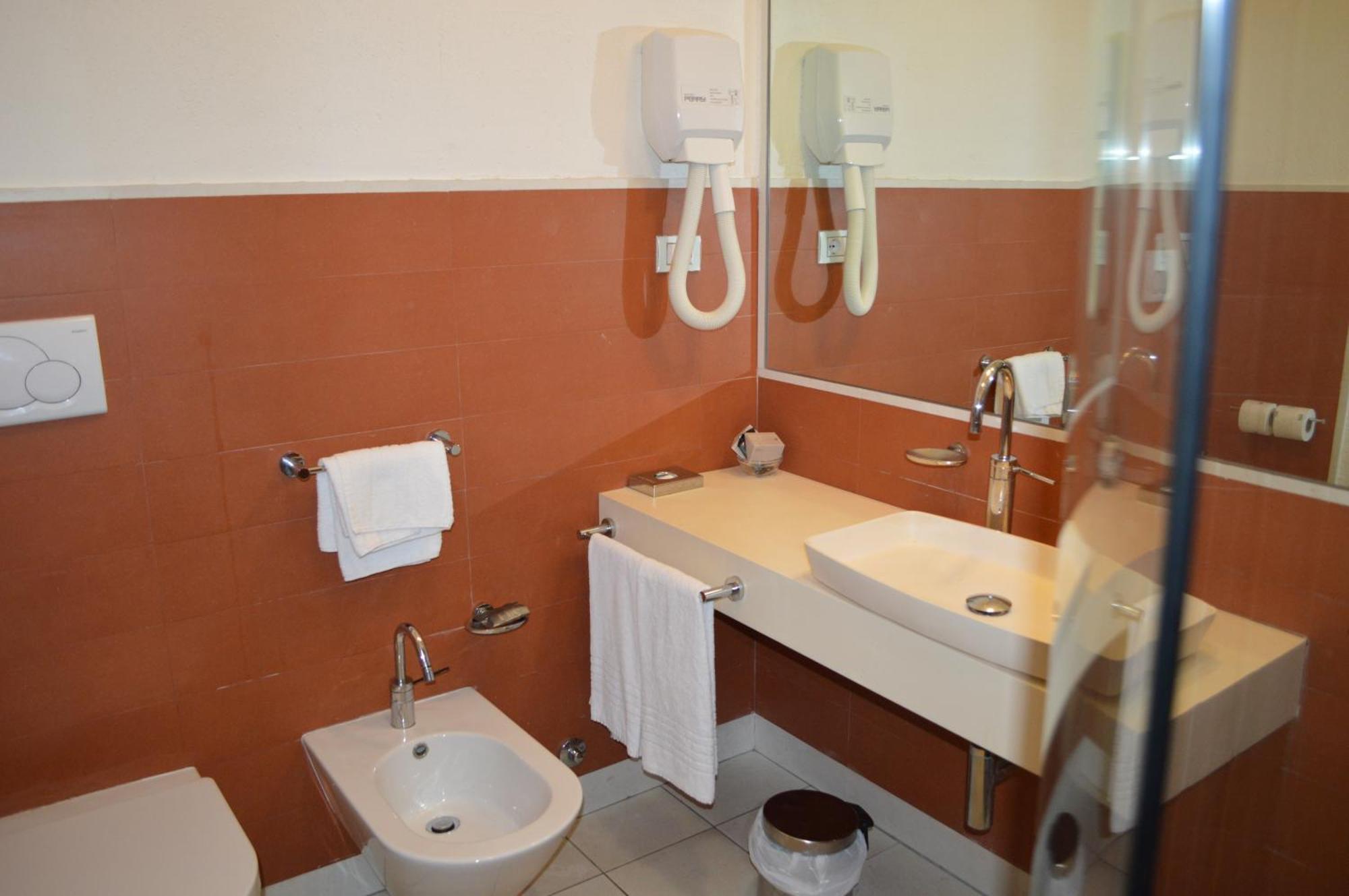 Chambre Double ou Lits Jumeaux avec Lit d'Appoint