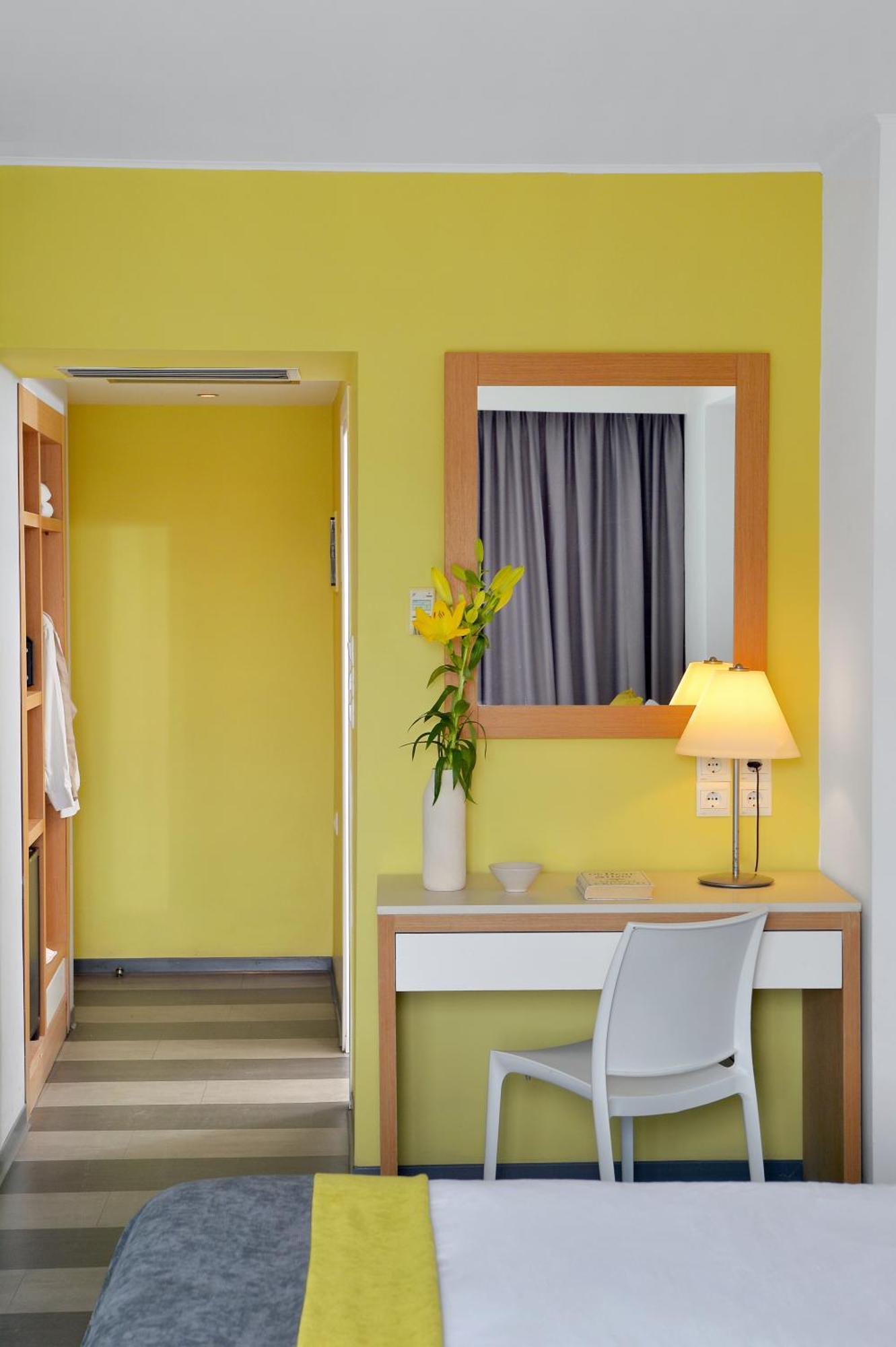 Chambre Double - Vue sur Ville (2 Adultes + 1 Enfant)