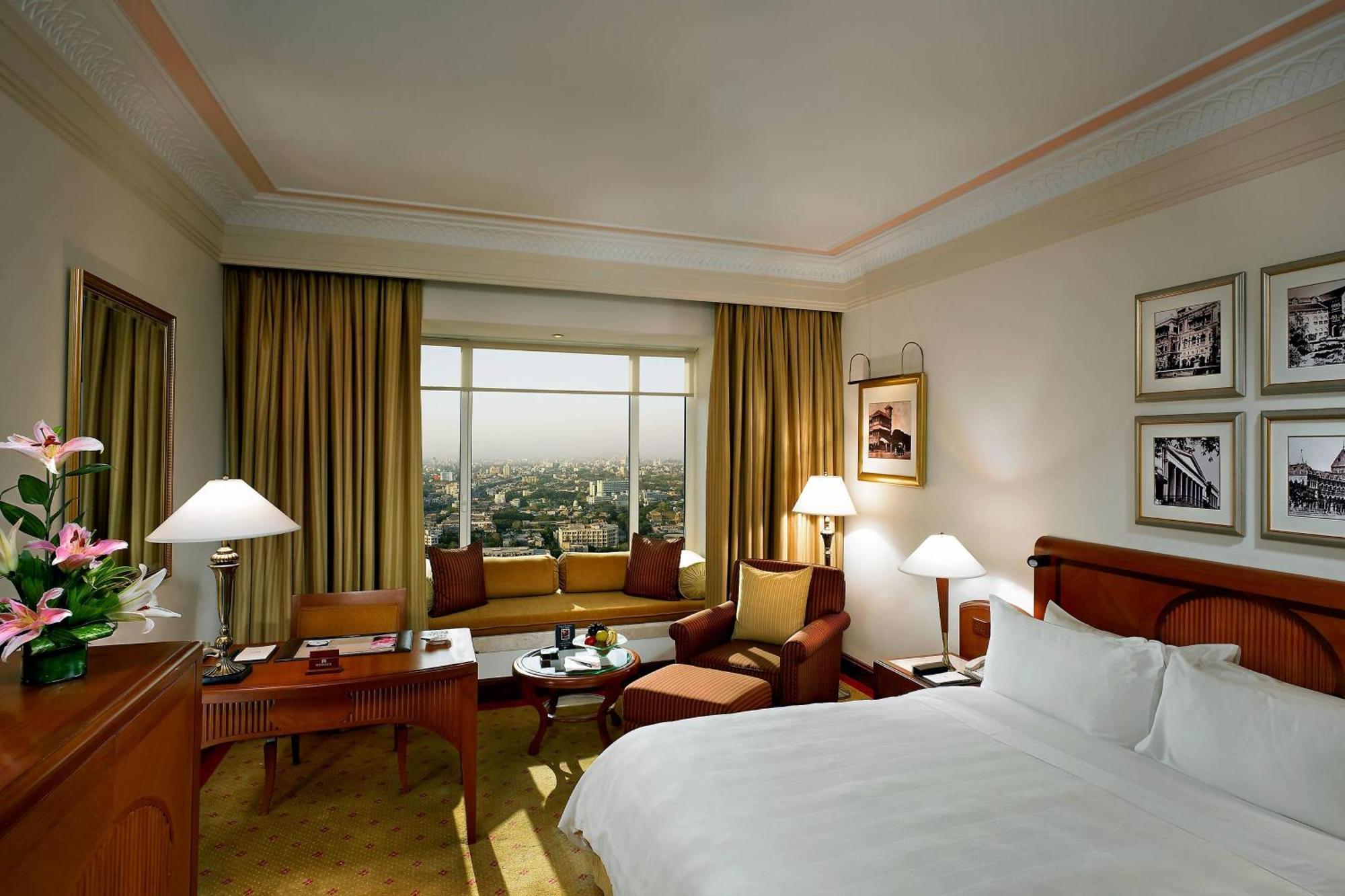 Executive Club on Spa Laundry Food & Soft Beverage Buy 1 1 Luxury Happy Hours from 6 pm to 8pm
