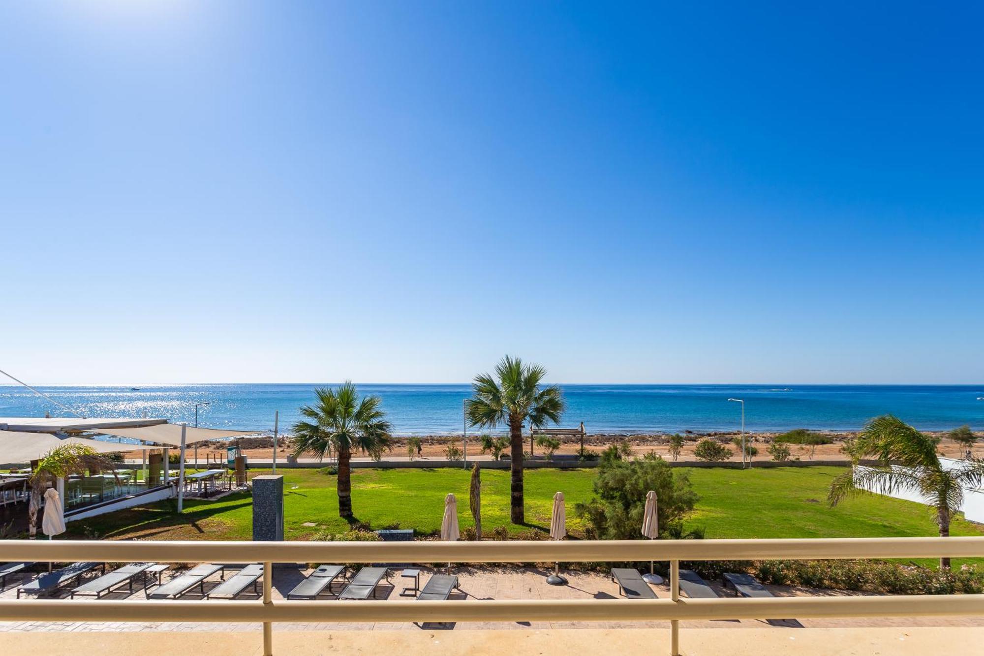 Standard Twin Room Sea View