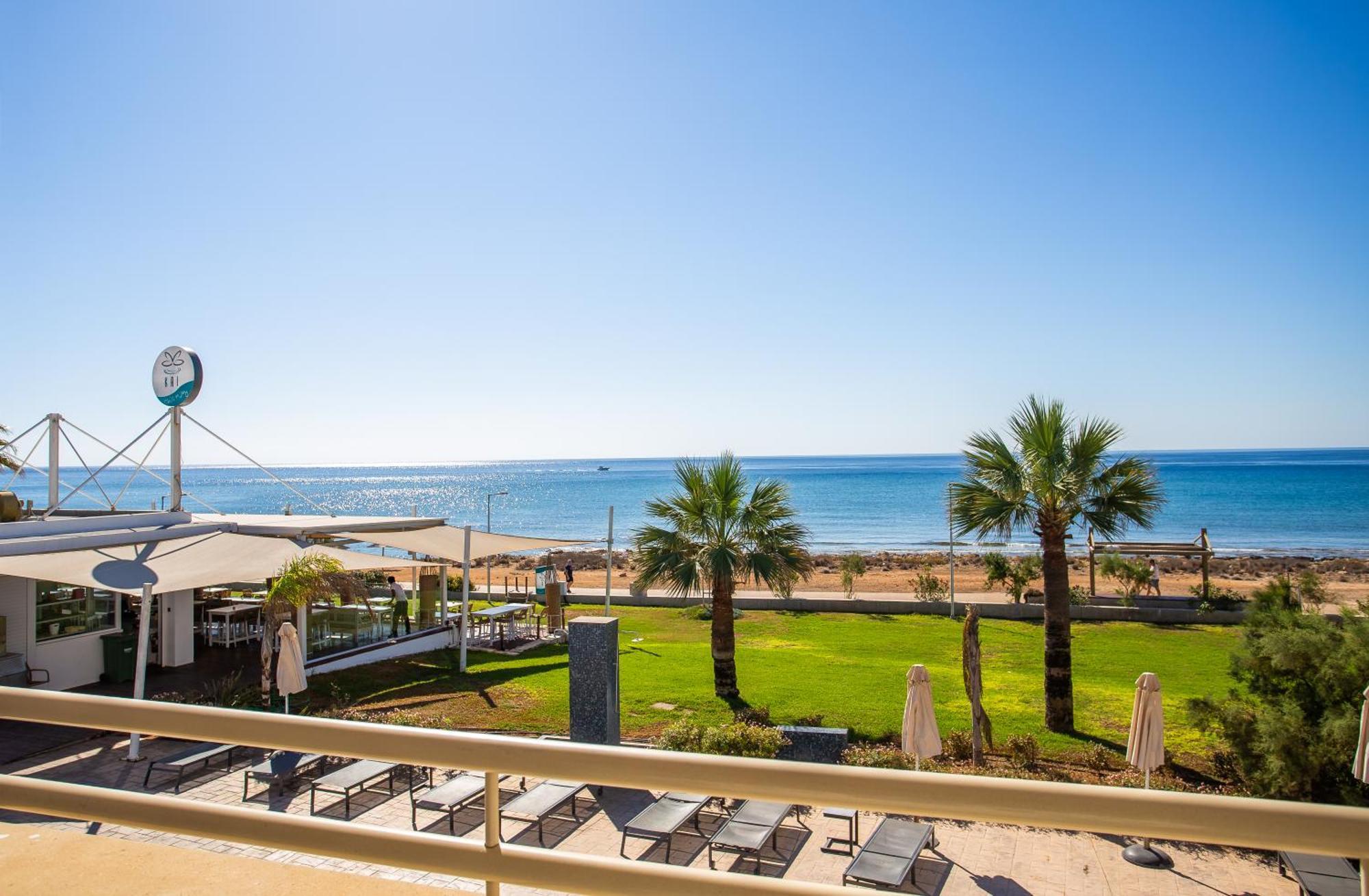 Standard Twin Room Sea View