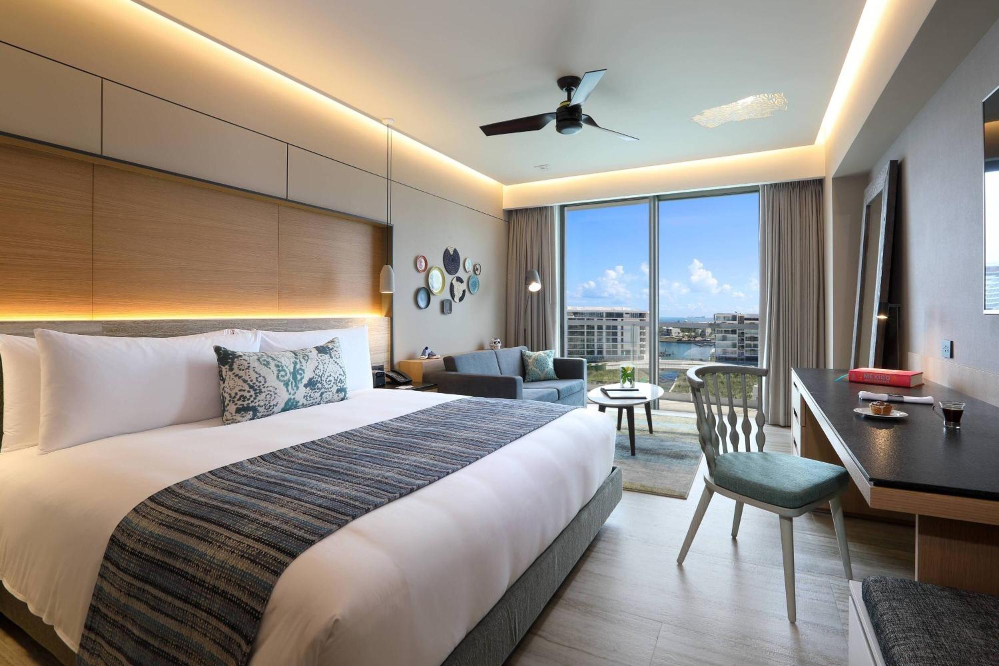 Deluxe King Room Ocean View