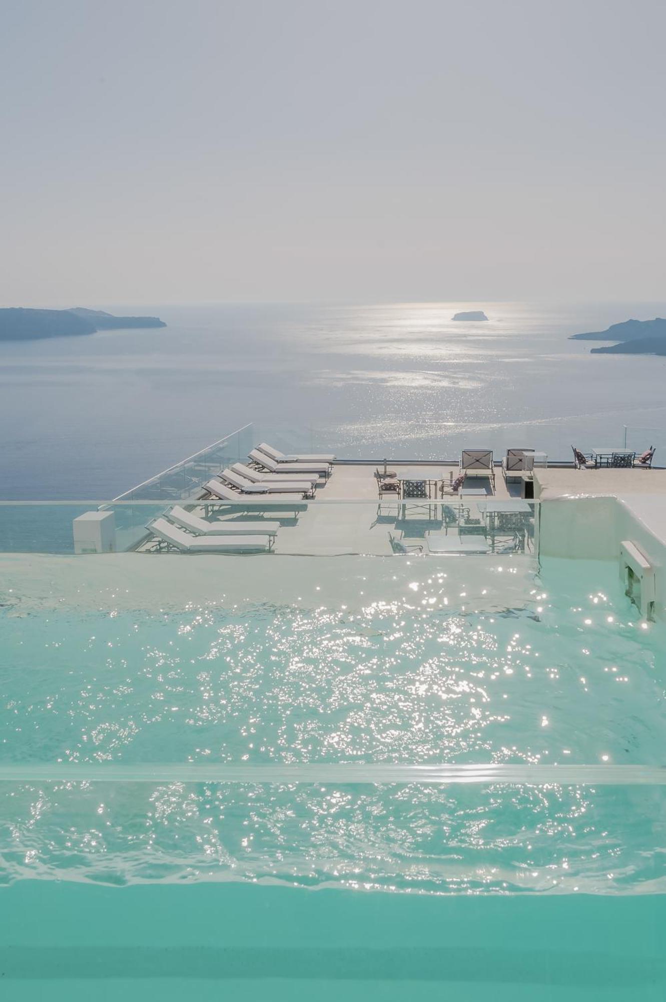 Chambre Deluxe Crystal avec Bain à Remous - Vue sur Caldera