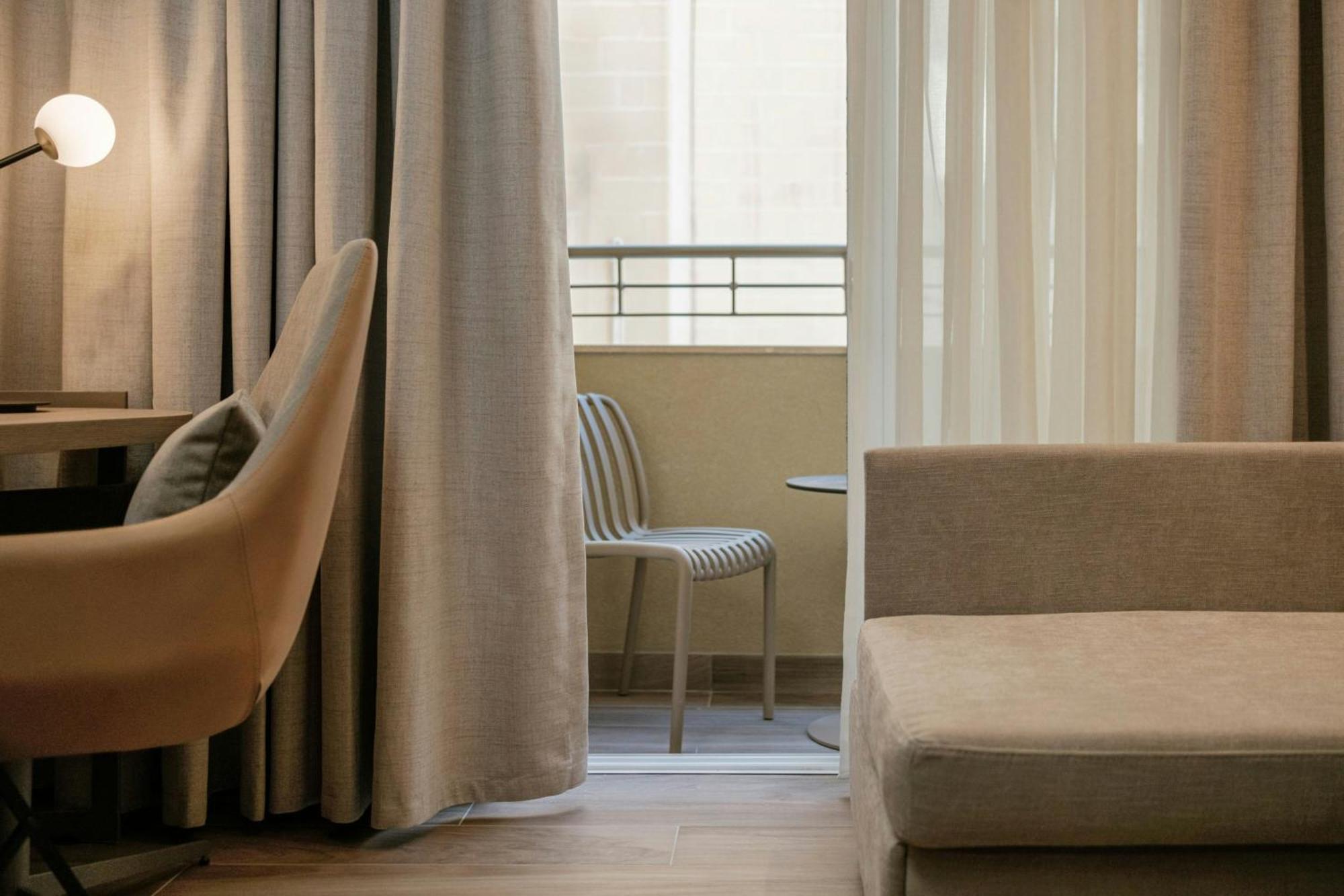 Family Room King Bed Sofa Bed Balcony