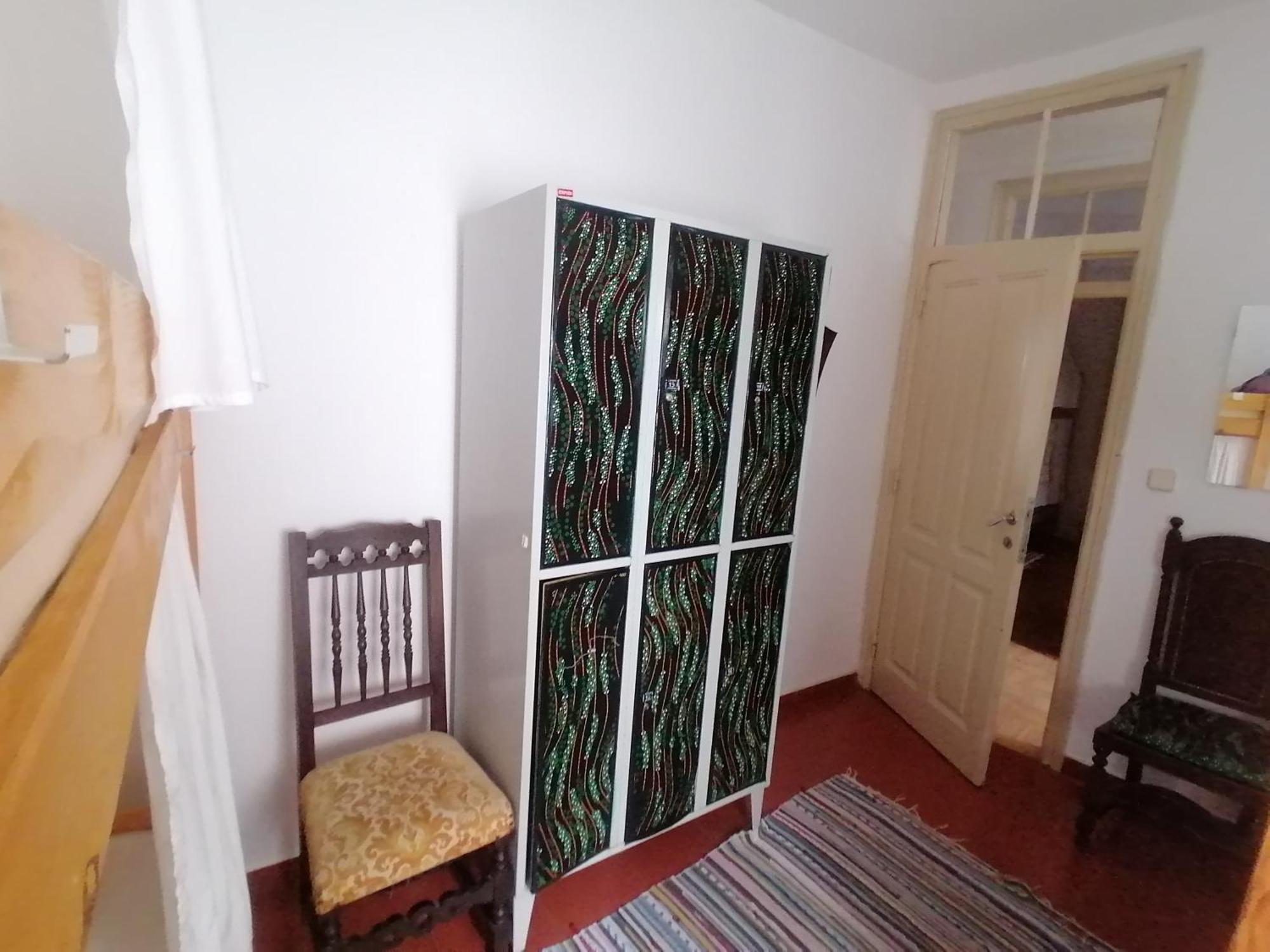 Bed 4-Bed Mixed Dormitory Room