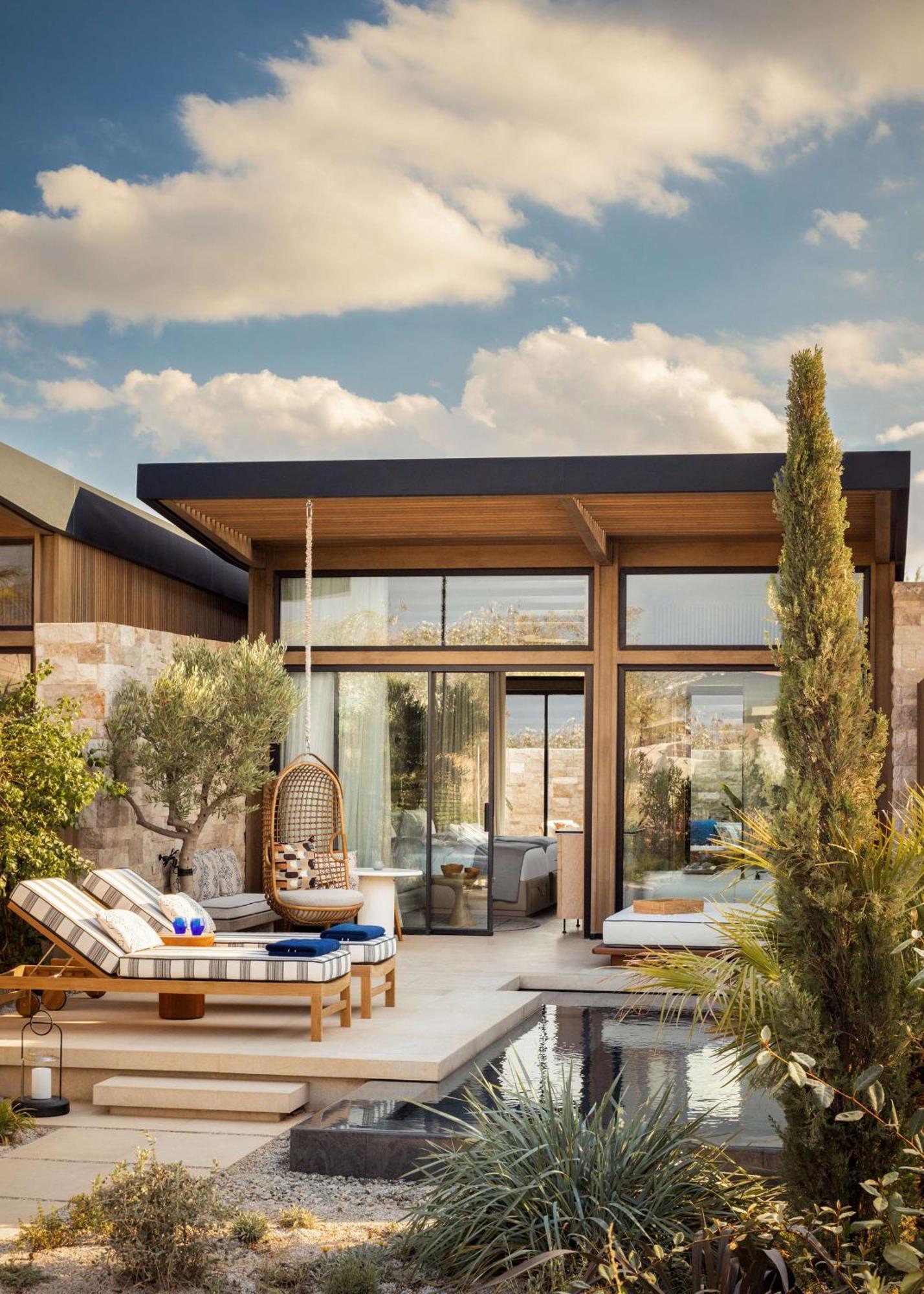 Aesthesis Bungalow mit Kingsize-Bett und eigenem Pool