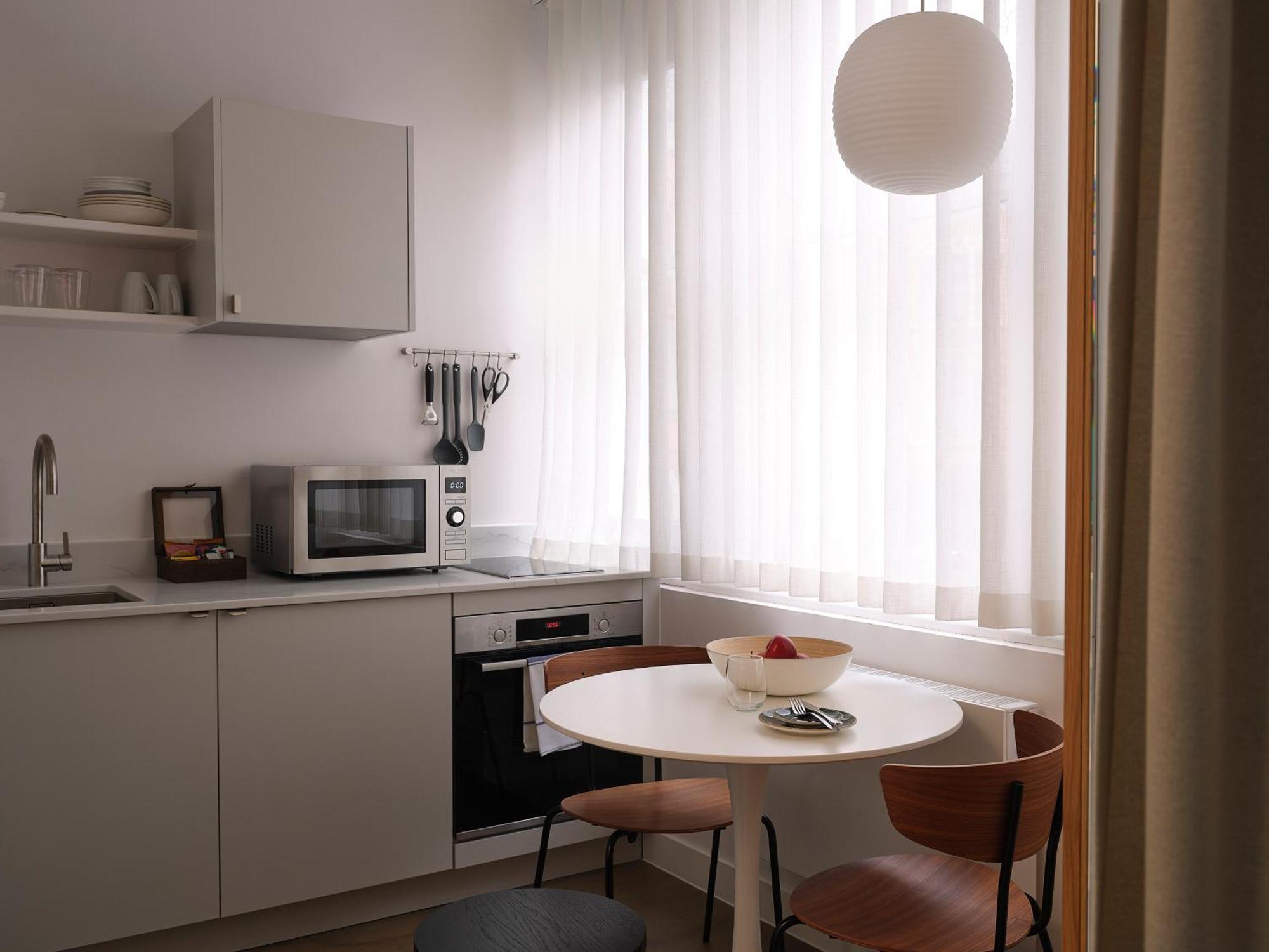Superior One-Bedroom Apartment (4 Adults),1645147976:JPEG