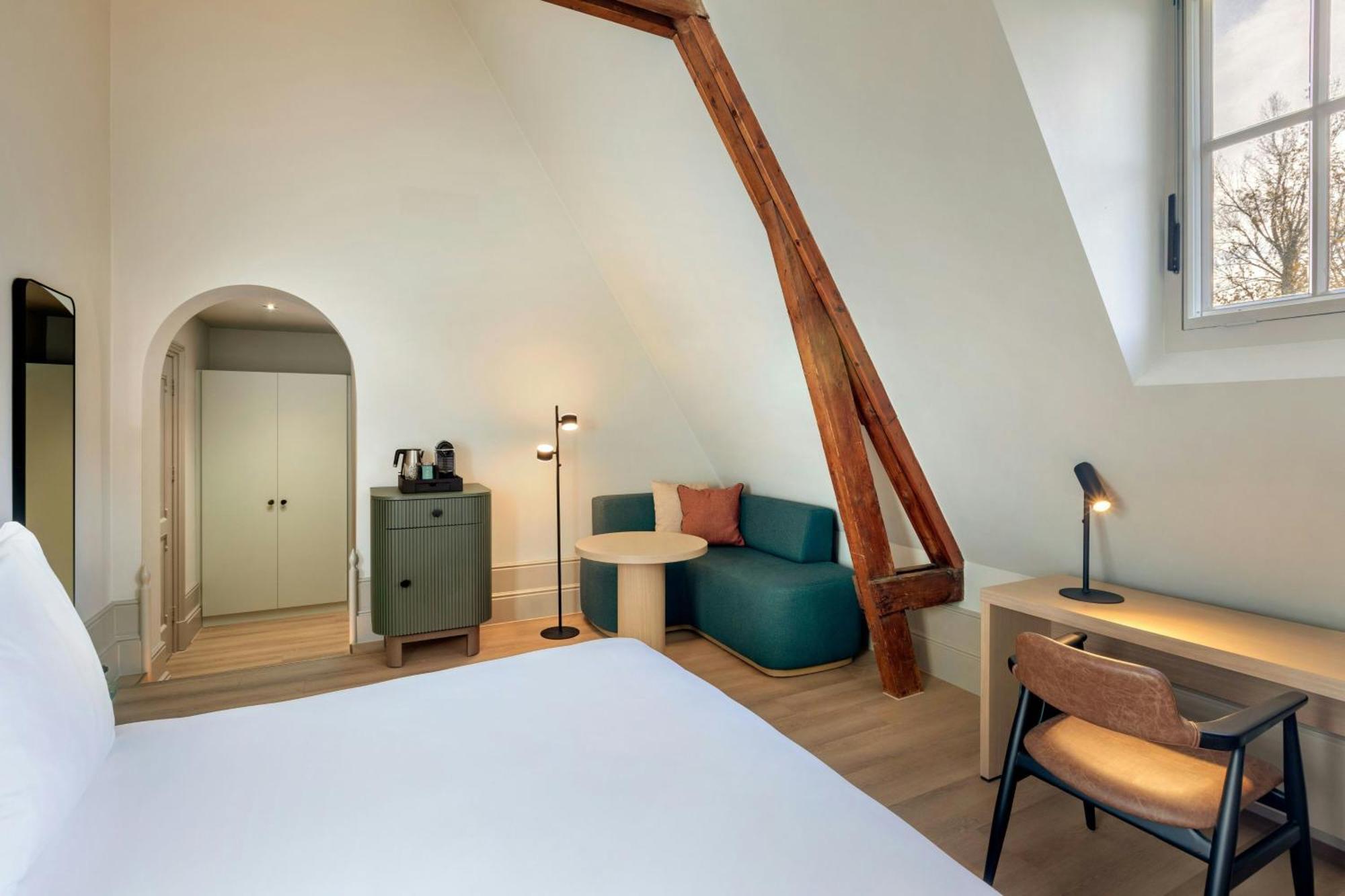 Deluxe Queen Room