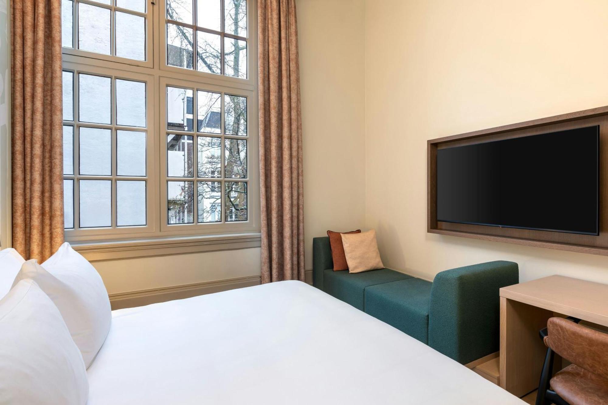 Superior Queen Room