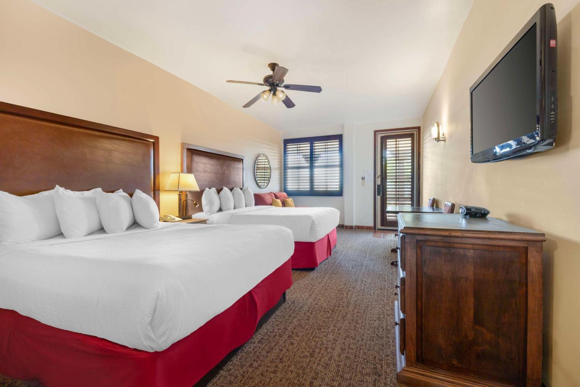 Large Queen Room Two Queen Beds Non-Smoking