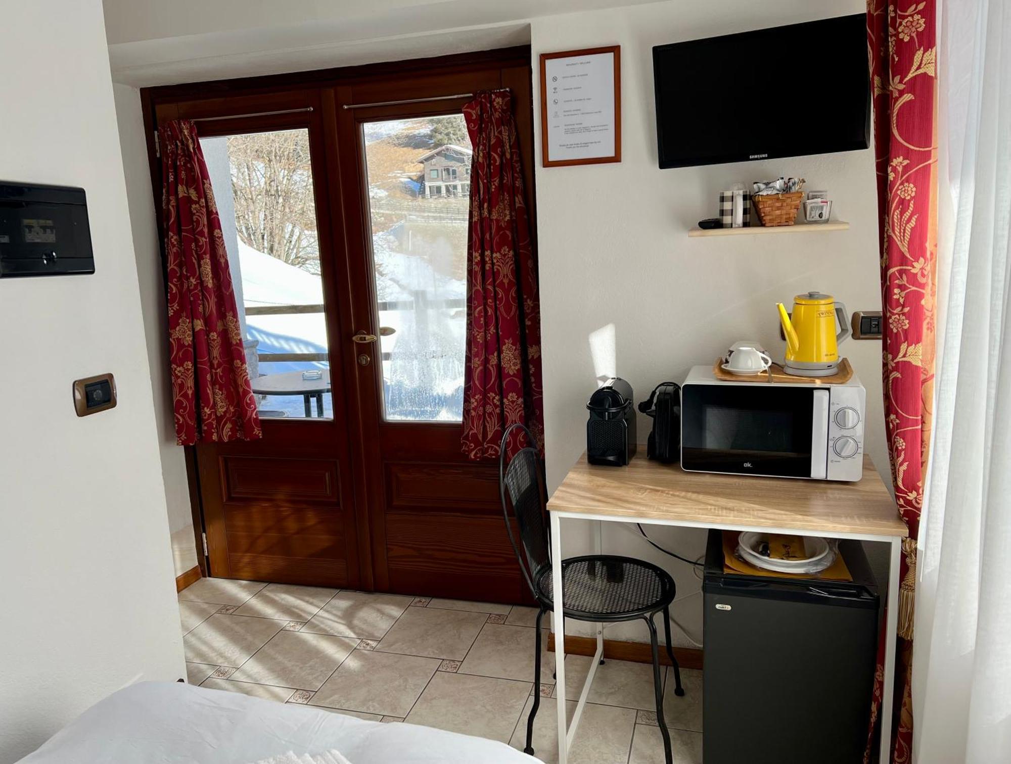 Single Room Mountain View