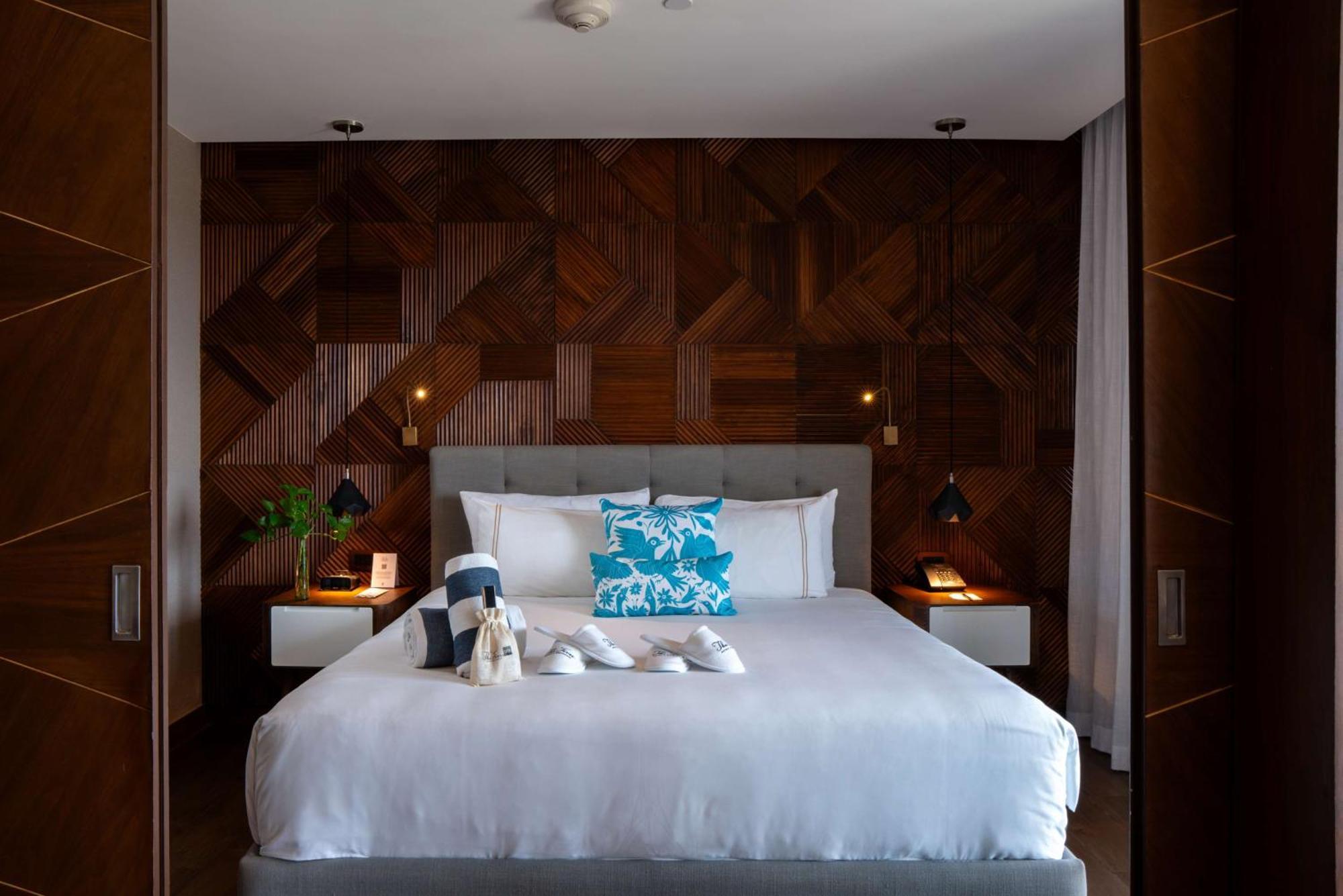 One-Bedroom King Suite Partial Ocean View