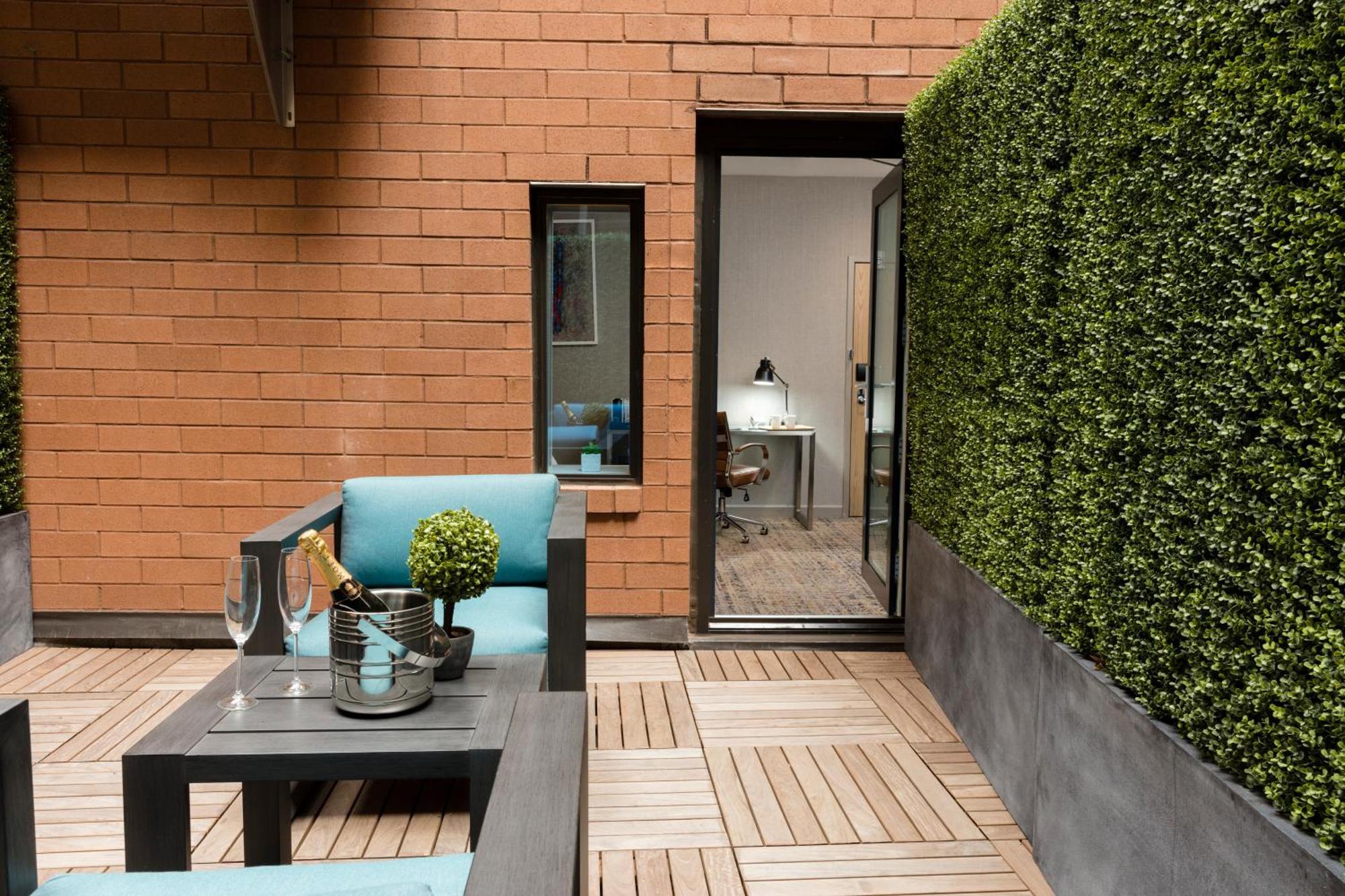Deluxe Queen Room Terrace
