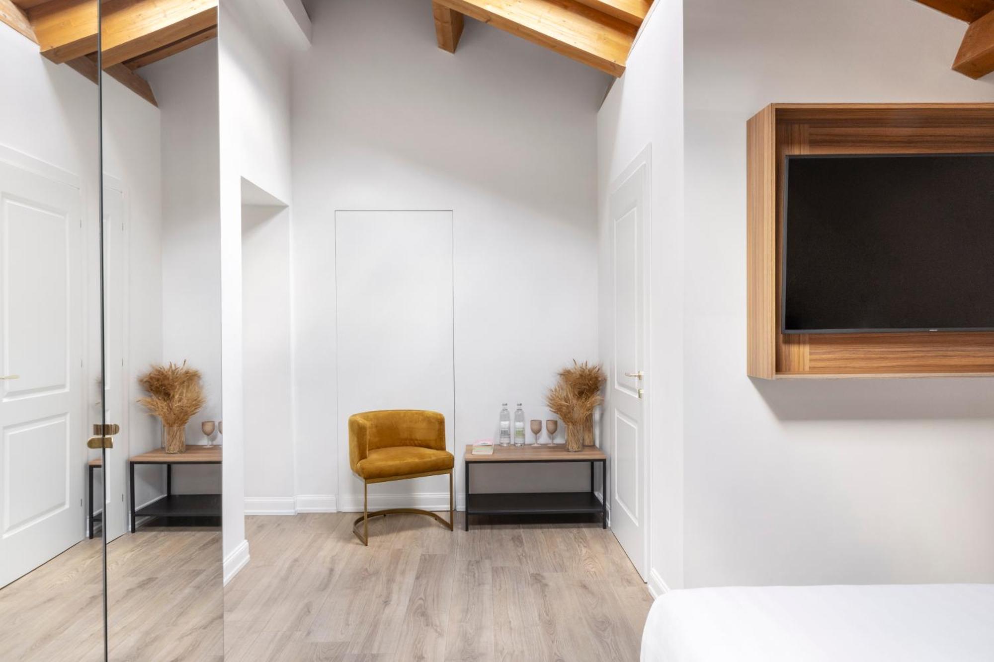 Deluxe Suite Attic