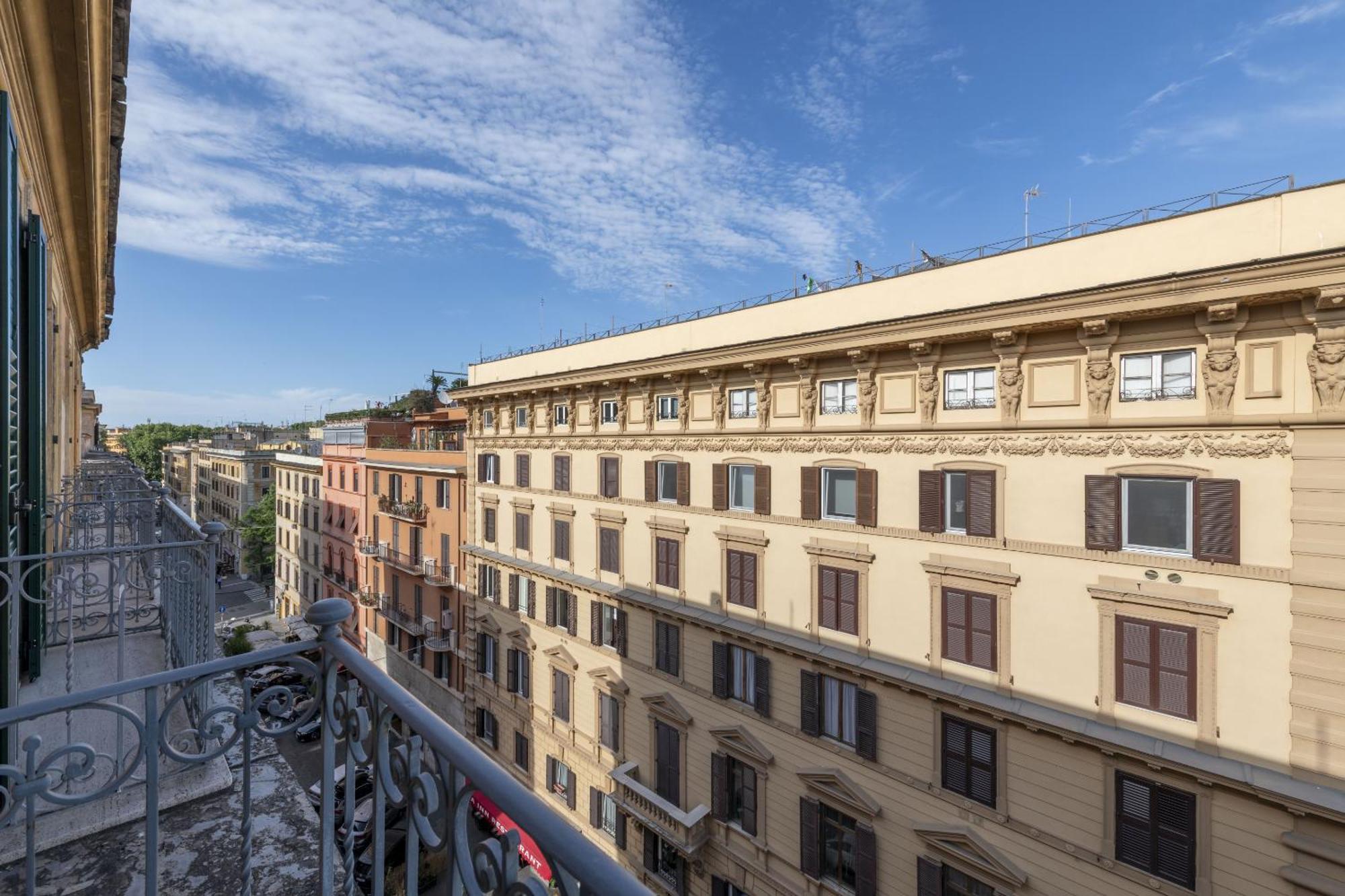 Triple Room Balcony