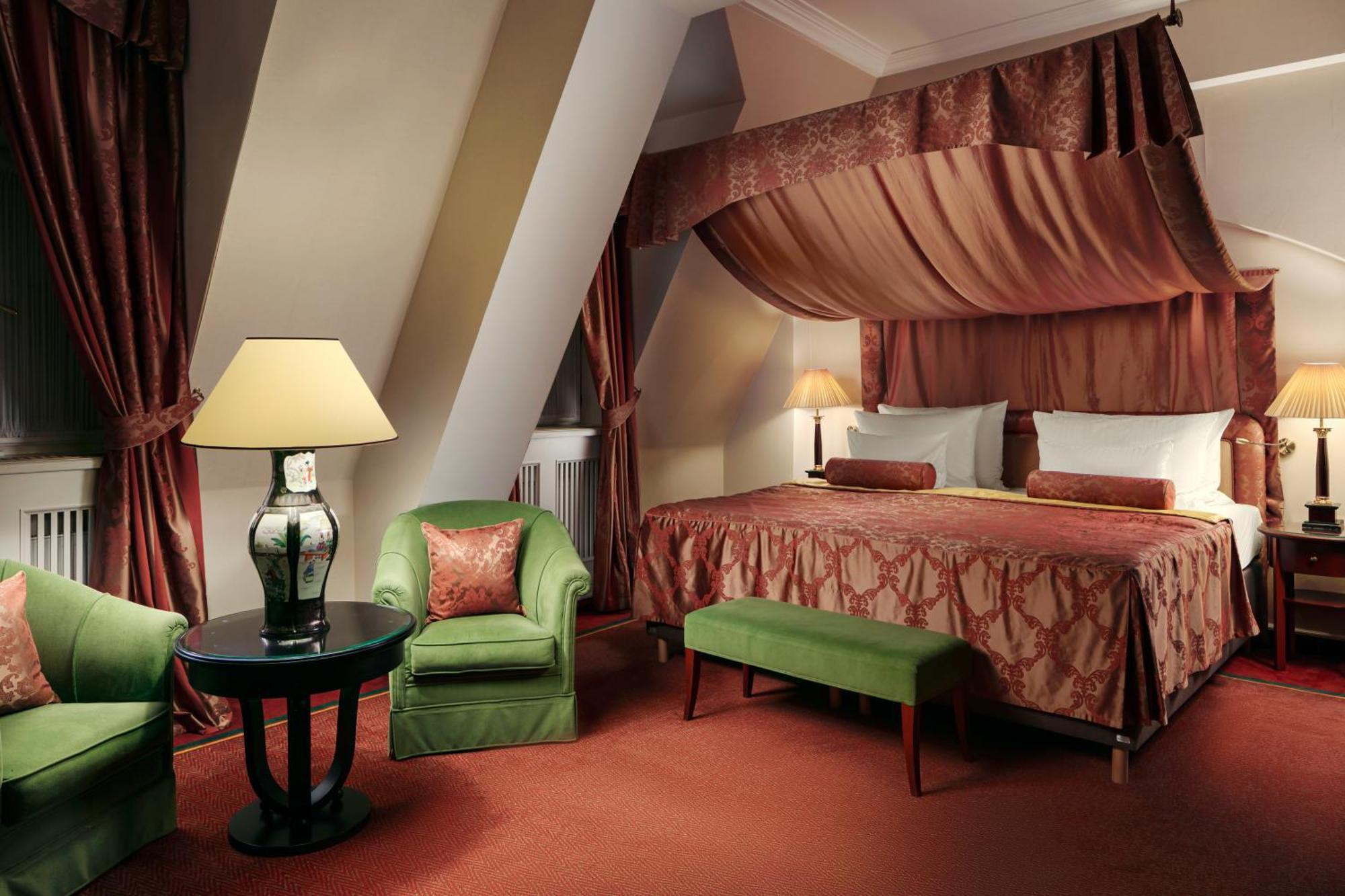 Art Nouveau King Suite