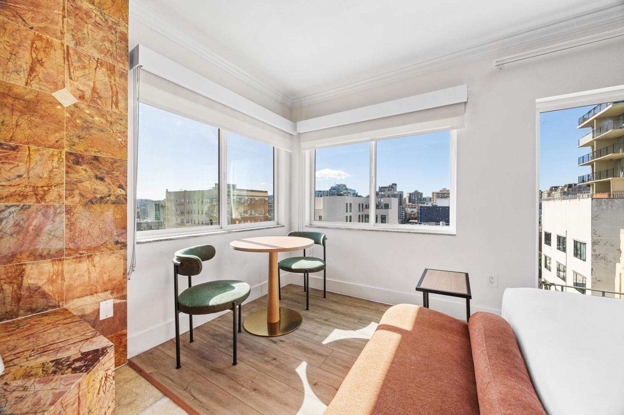 Penthouse Suite