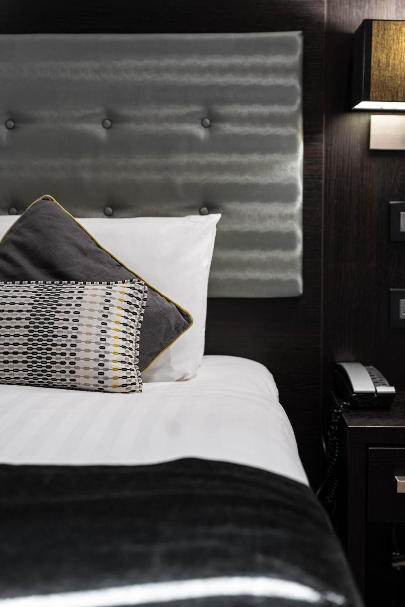 Single Room with Private Bathroom,1646343118:JPEG