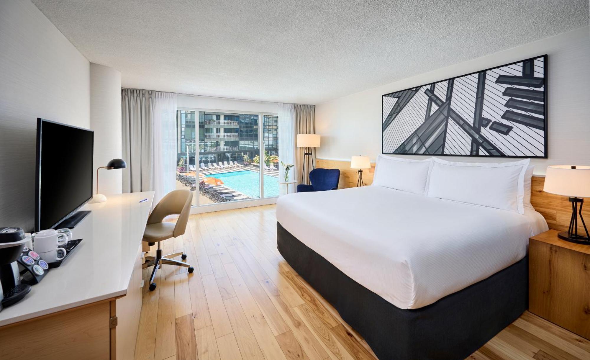 1 King Bed Non Smoking