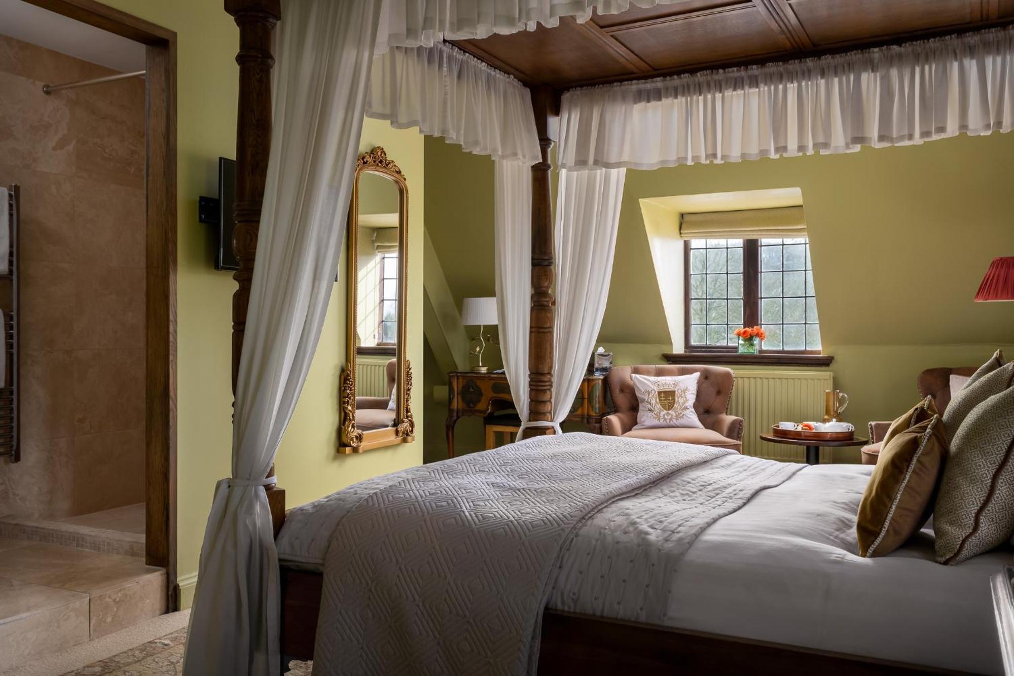 Standard King Room