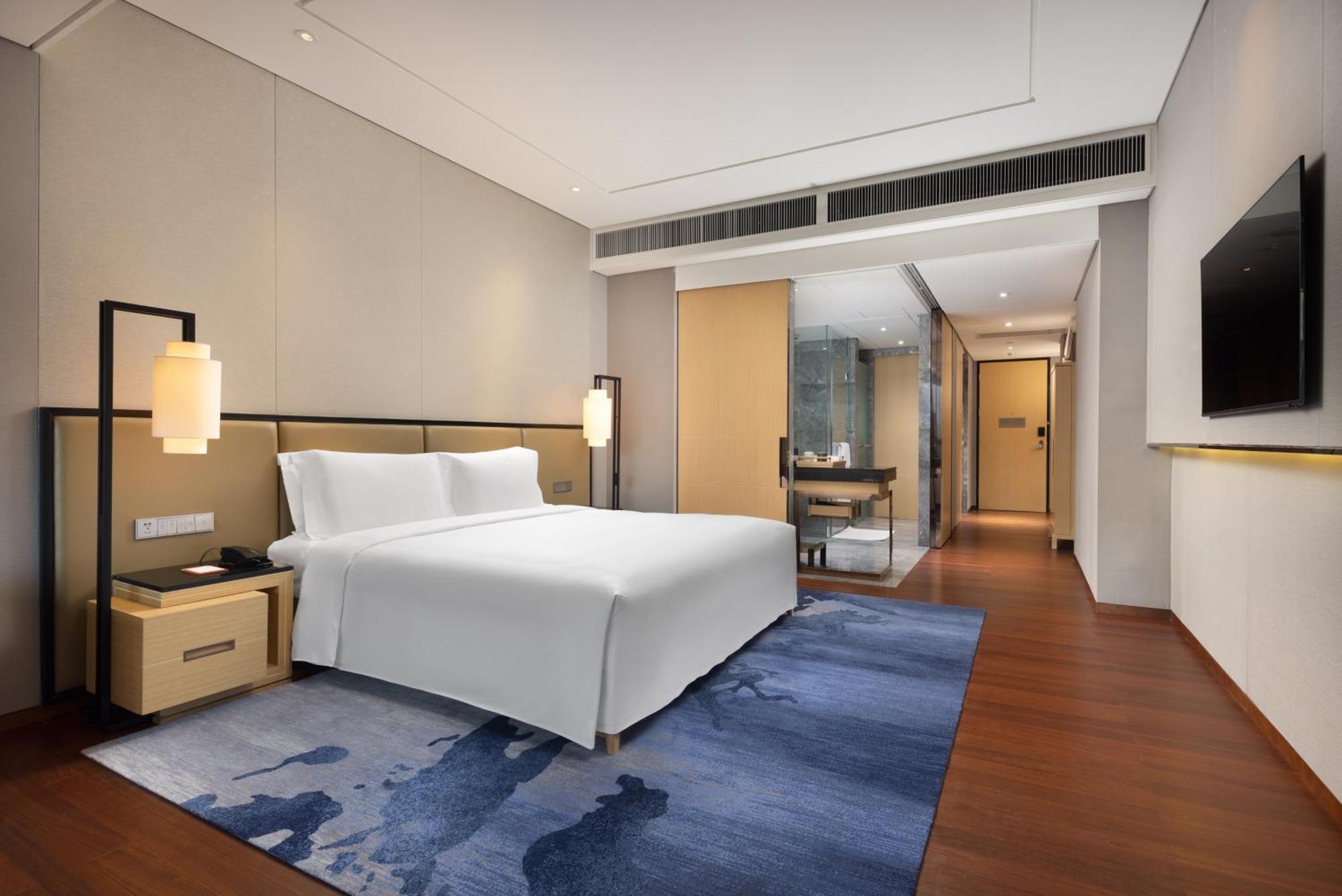 Deluxe Room King