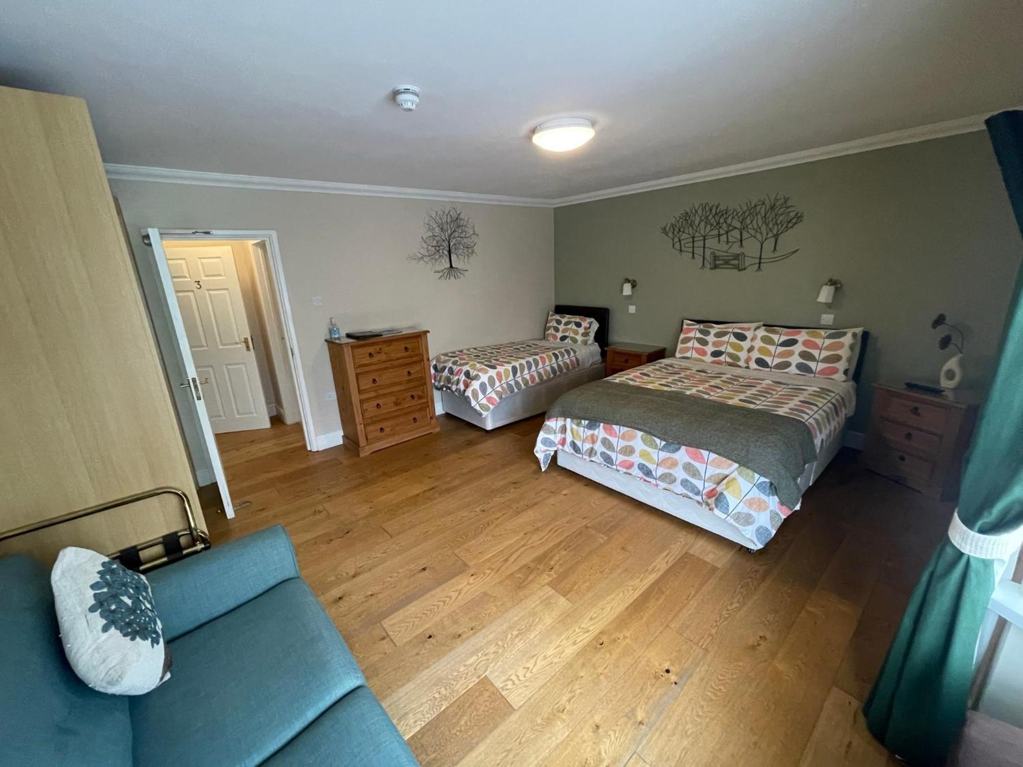 Superior Family Room,1646375258:JPEG
