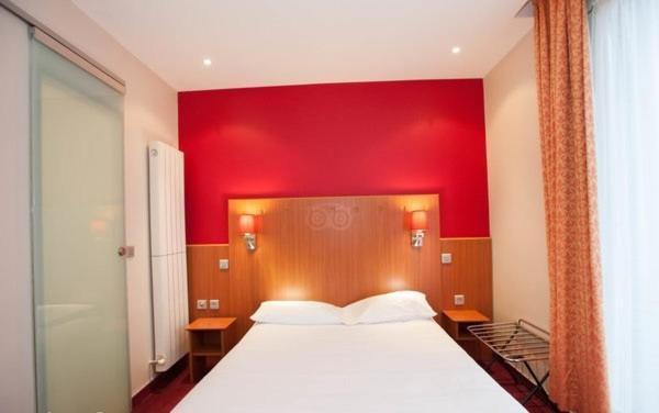 Adjacent Rooms