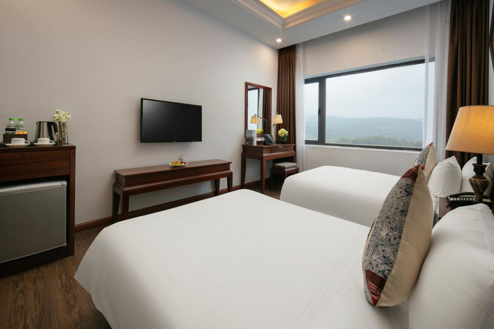 Superior Room Window