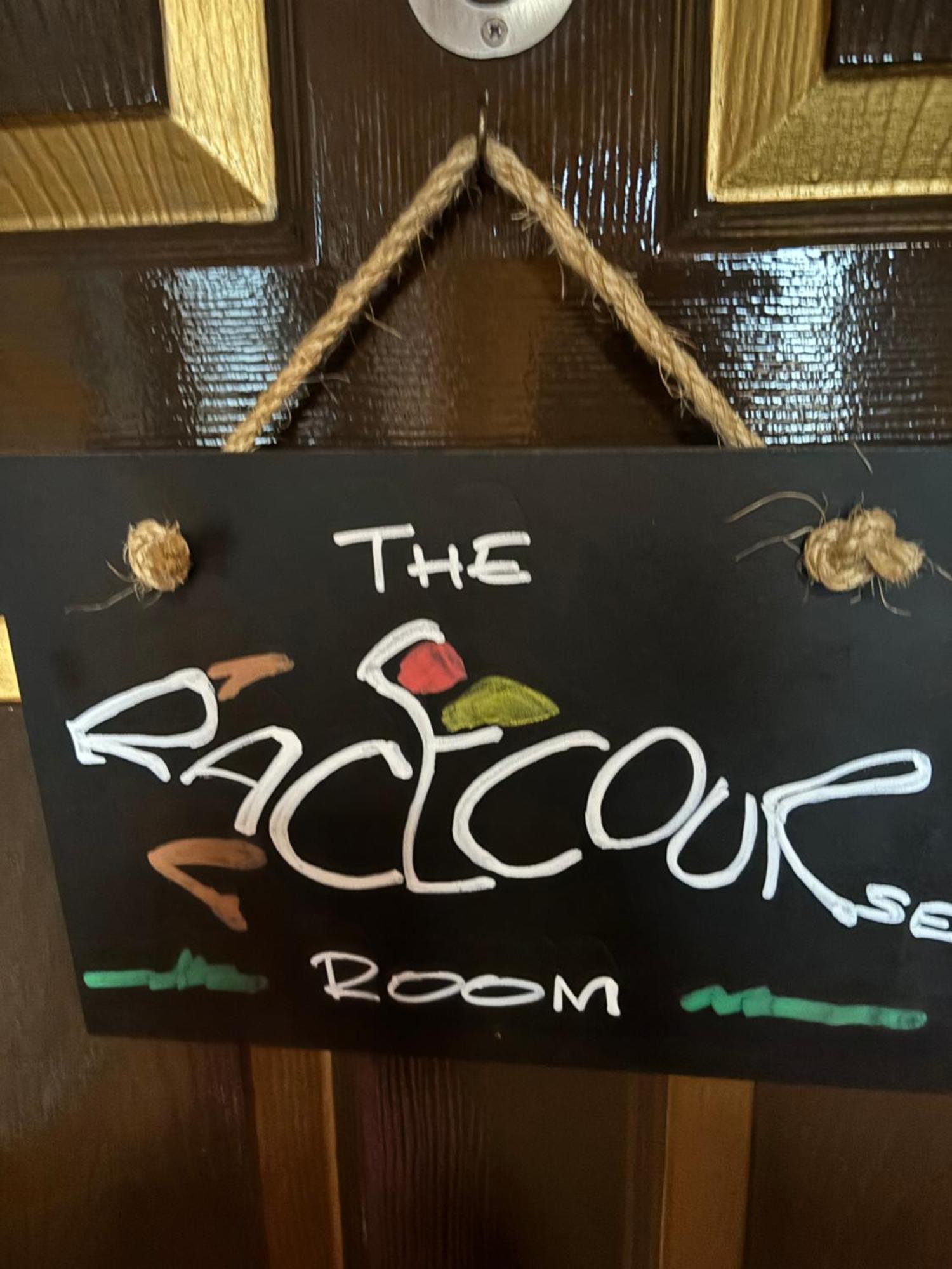 Racecourse,1009868851:JPEG