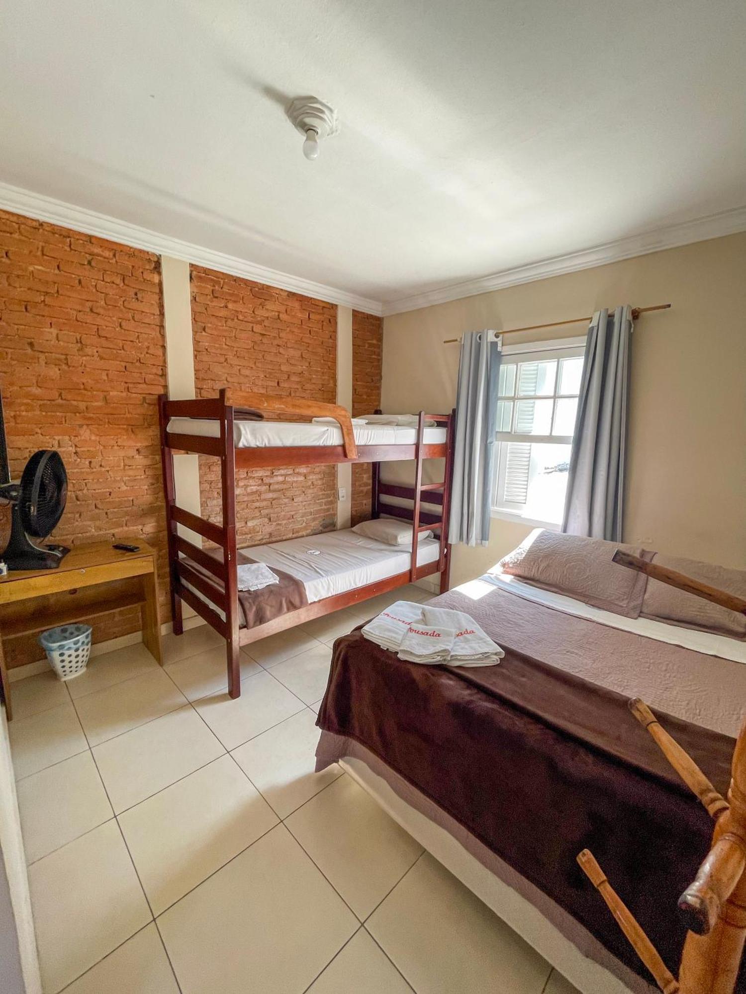 Quarto Quádruplo com Casa de Banho Privativa