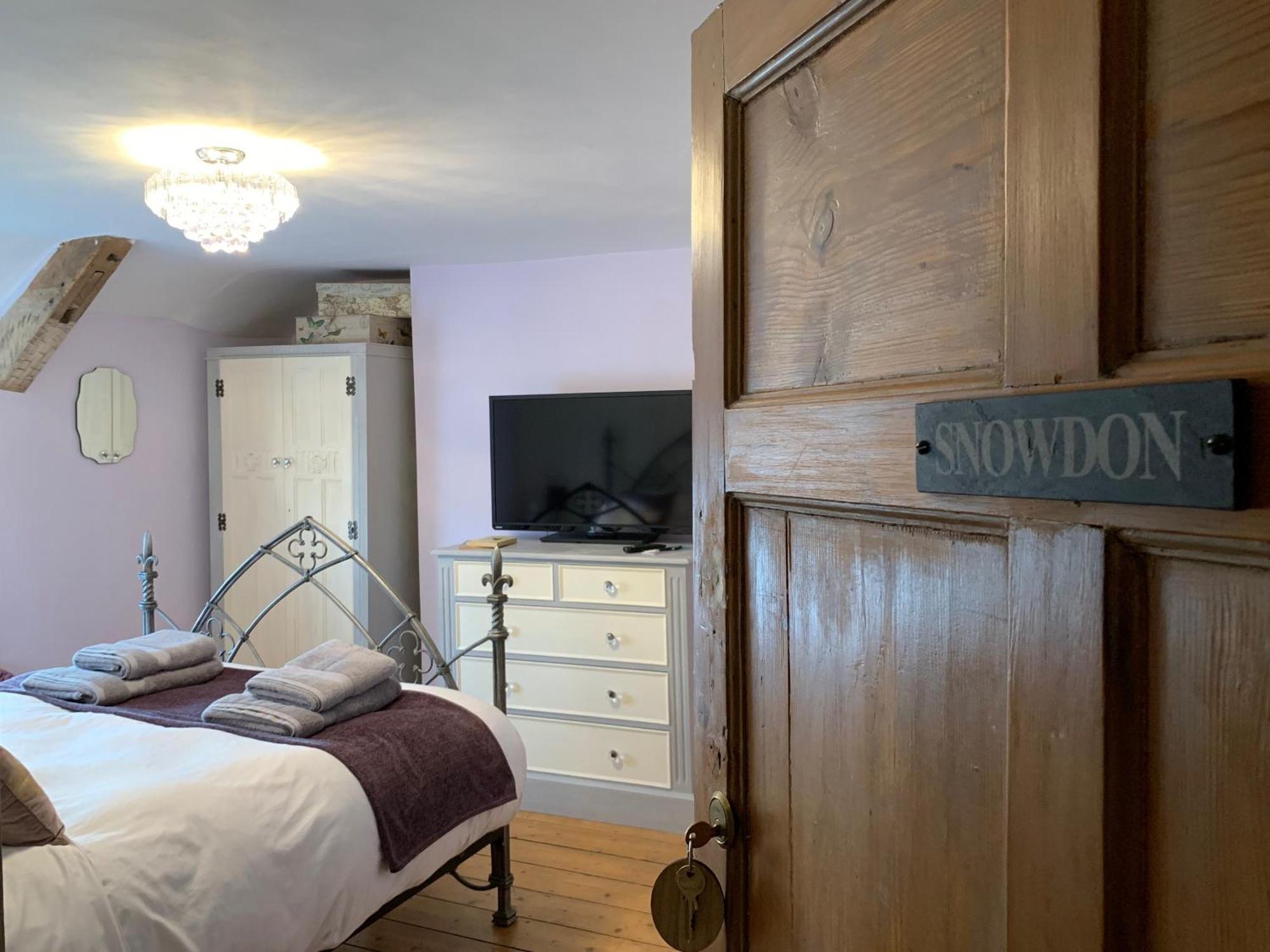 Superior King Room