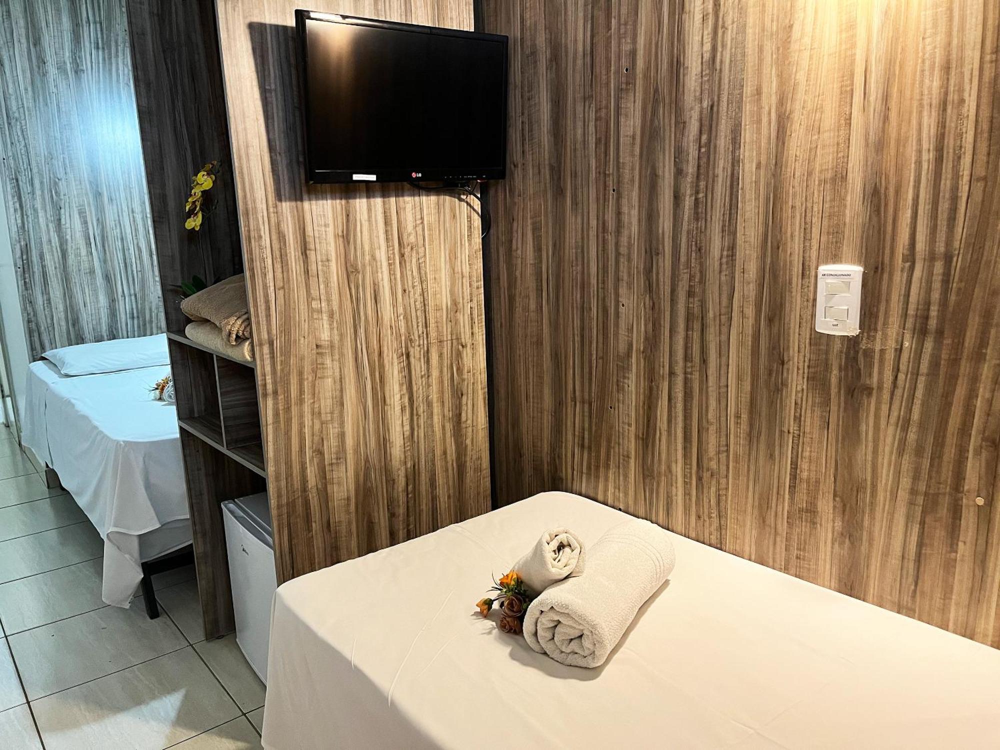 Quarto Duplo Econômico no Subsolo — 12 m²