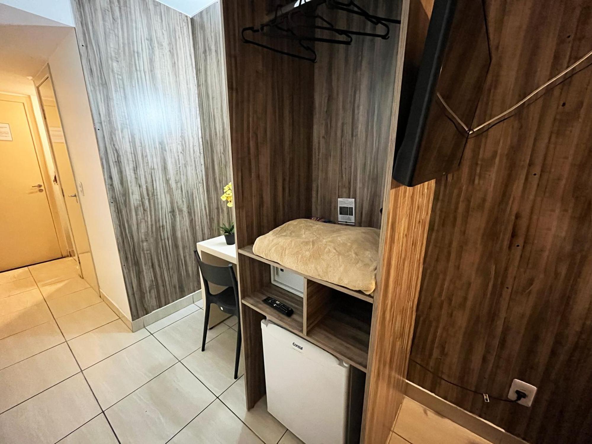 Quarto Casal Econômico no Subsolo — 12 m²